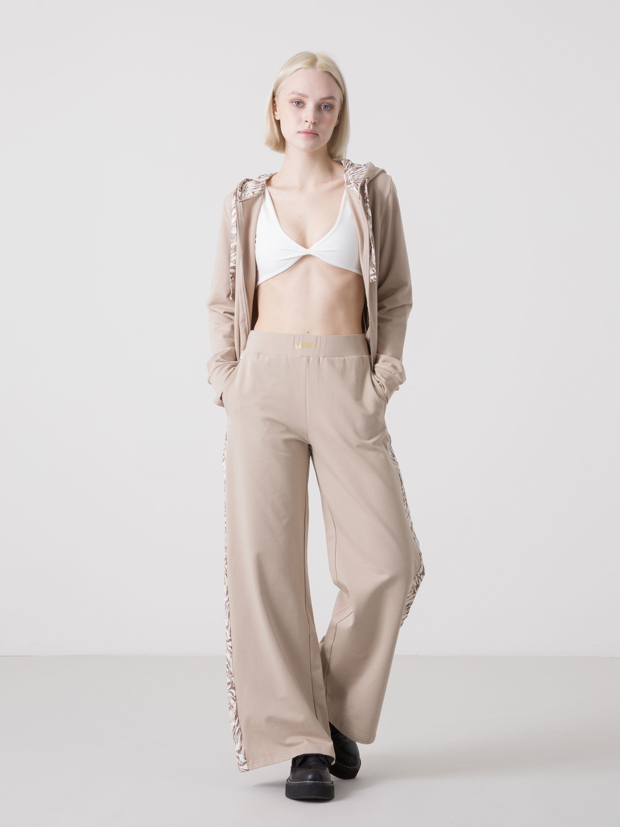 pantalone-palazzo-donna-dimensione-danza-con-fasce-animalier-e-vita-elastica image 1
