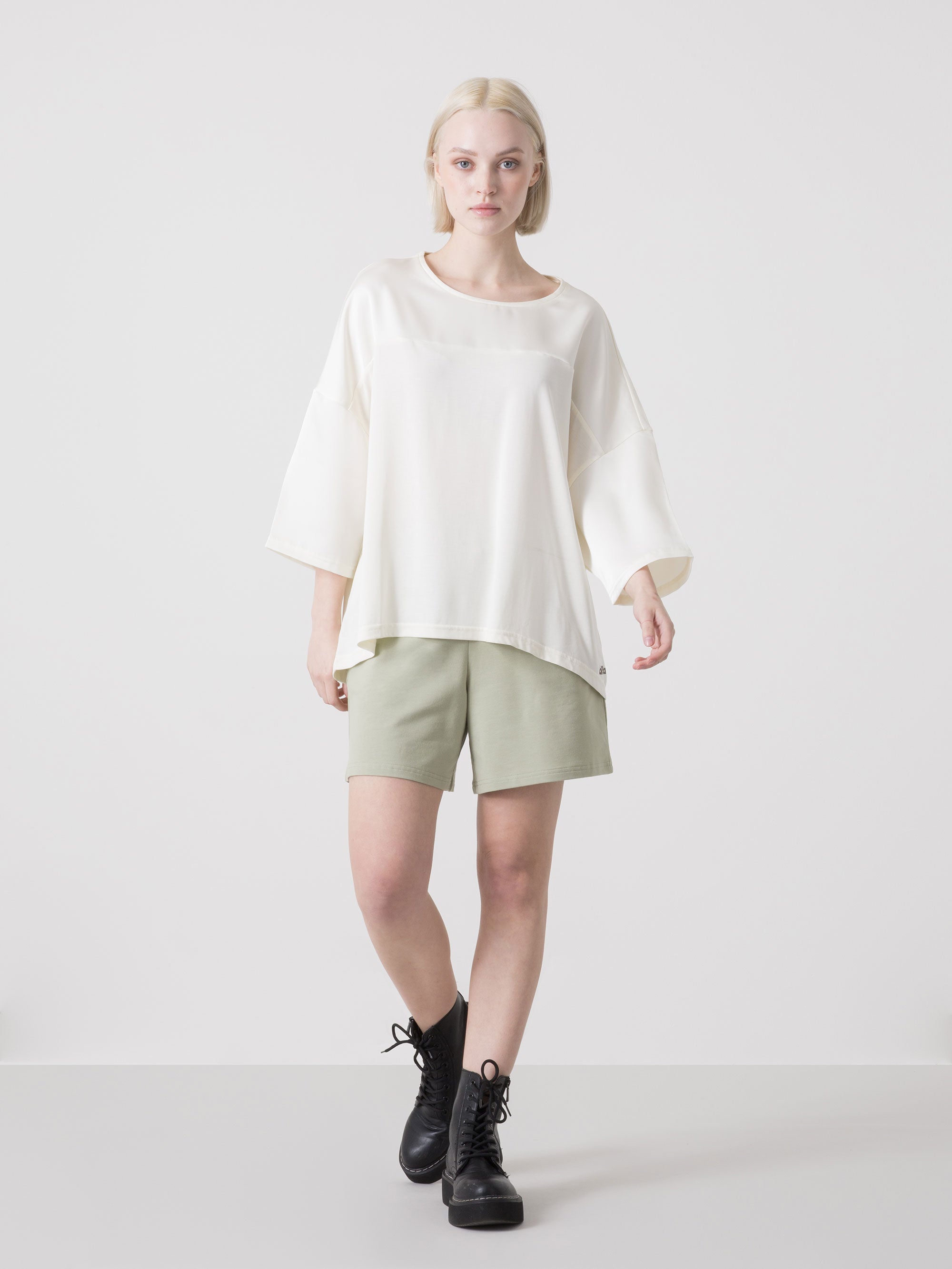 dimensione-danza-t-shirt-donna-asimmetrica-in-poliestere-riciclato-effetto-visco image 7