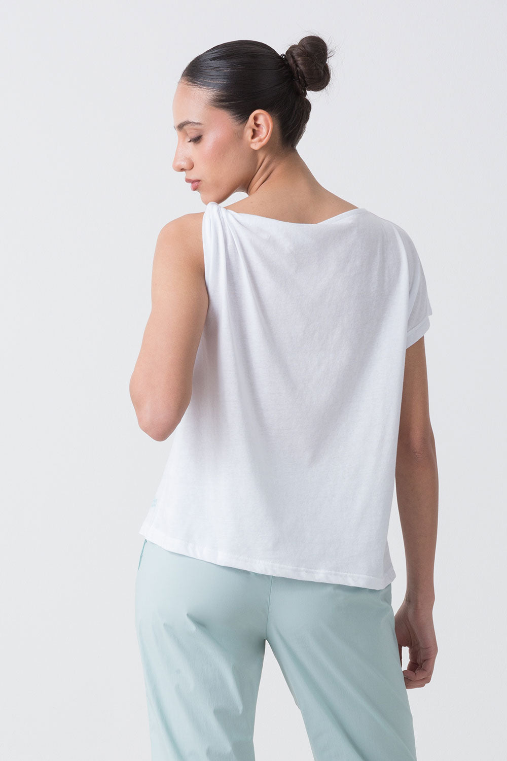 dimensione-danza-summer-t-shirt-monospalla-con-stampa-floreale-donna image 3