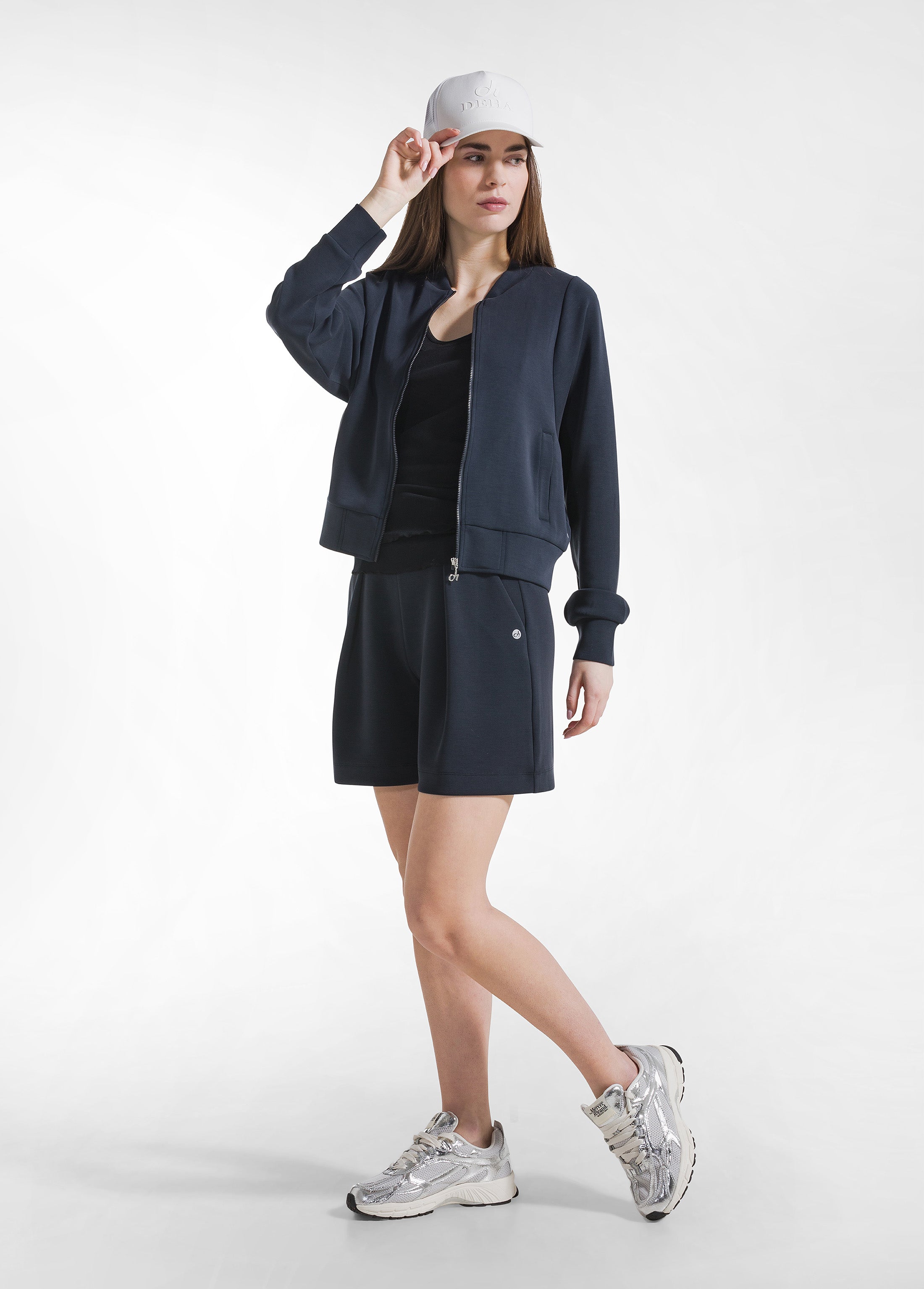deha-d42306-shorts-plissettati-in-modal-soft-touch-nero image 1