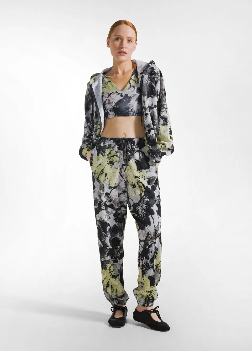 deha-pantalone-in-felpa-stampa-flower-grigio-pantaloni-leisure-cotone-organico image 1