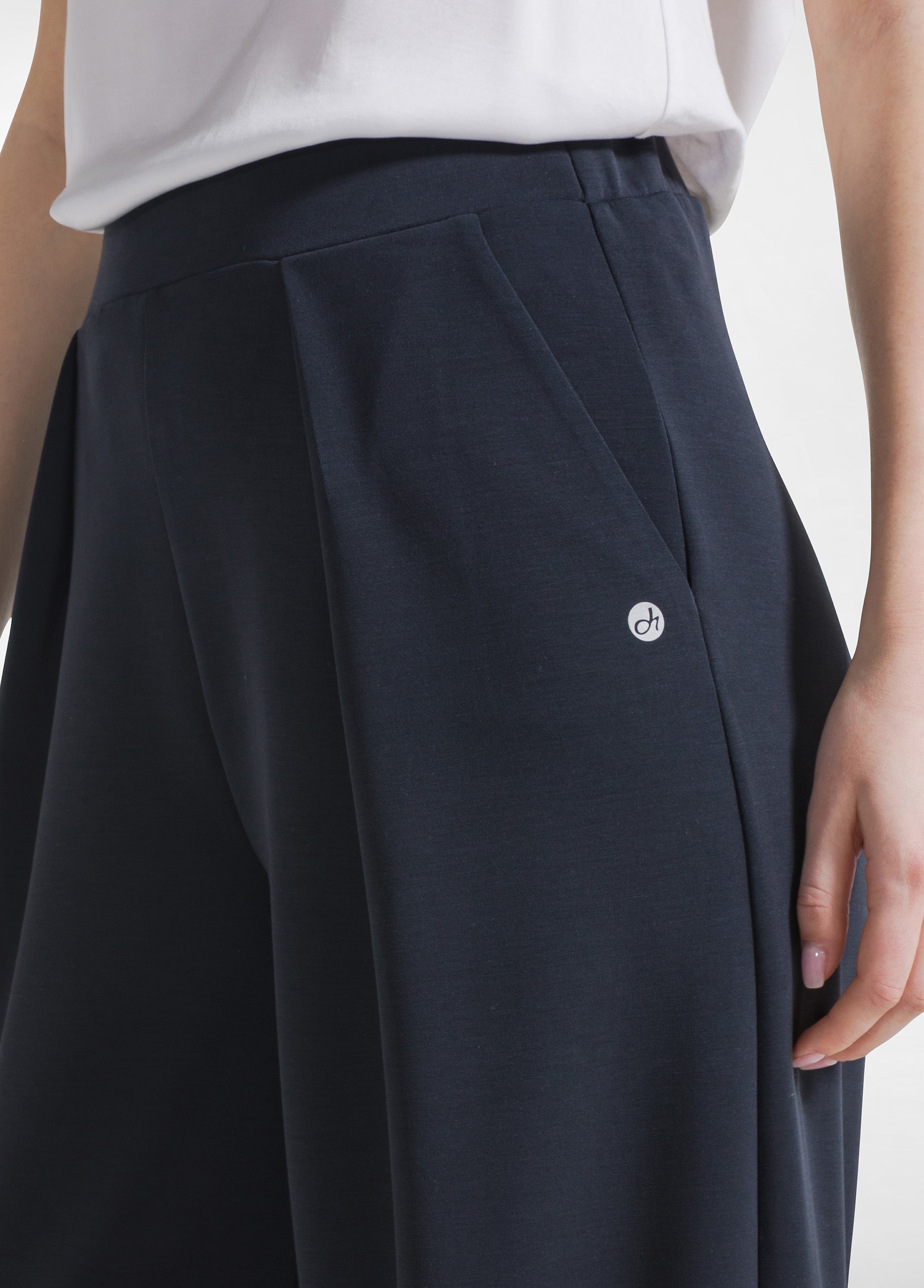 deha-completo-bomber-full-zip-e-pantaloni-plissettati-in-modal-nero image 8