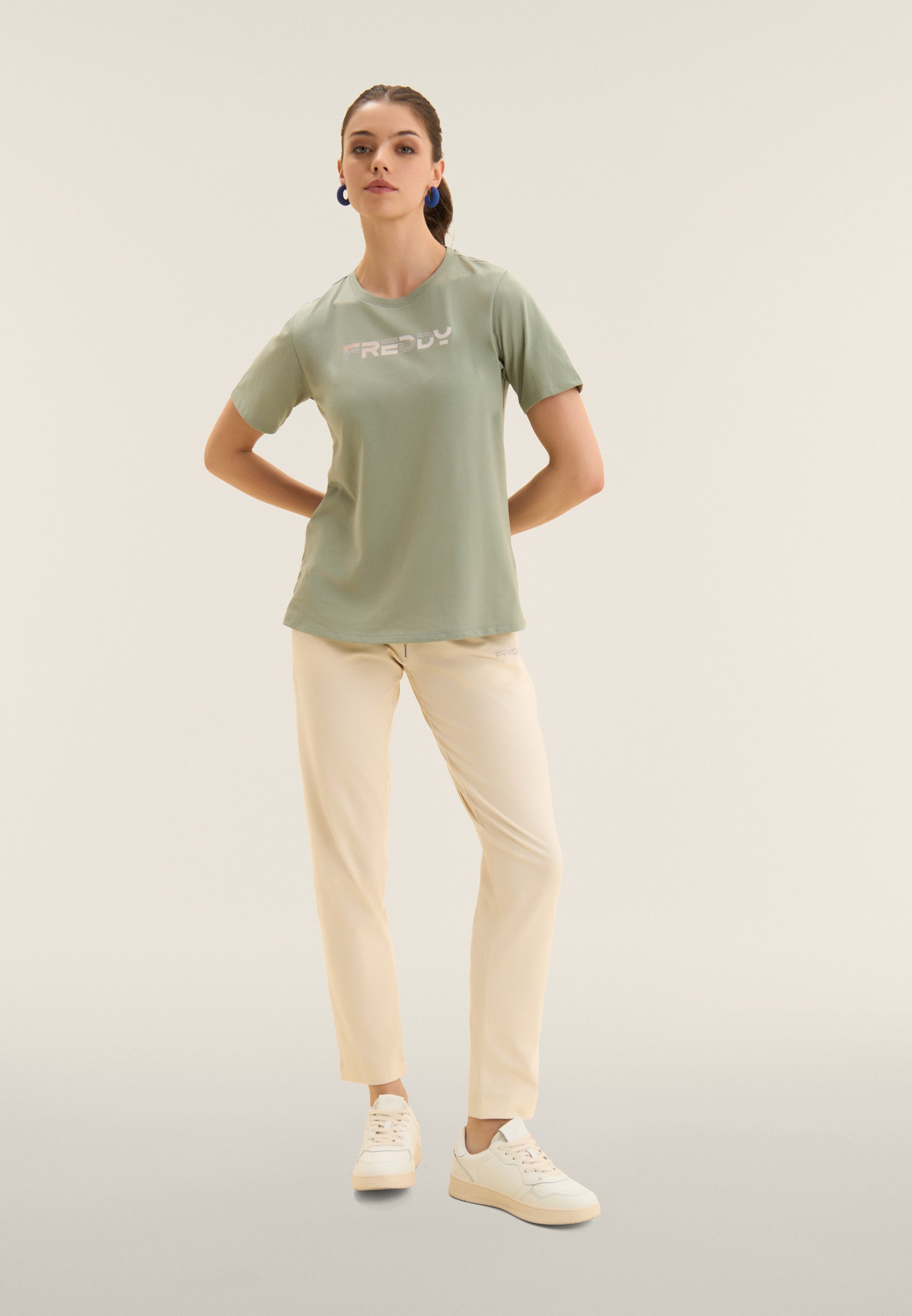 freddy-t-shirt-donna-manica-corta-con-logo-olografico-rosa image 2