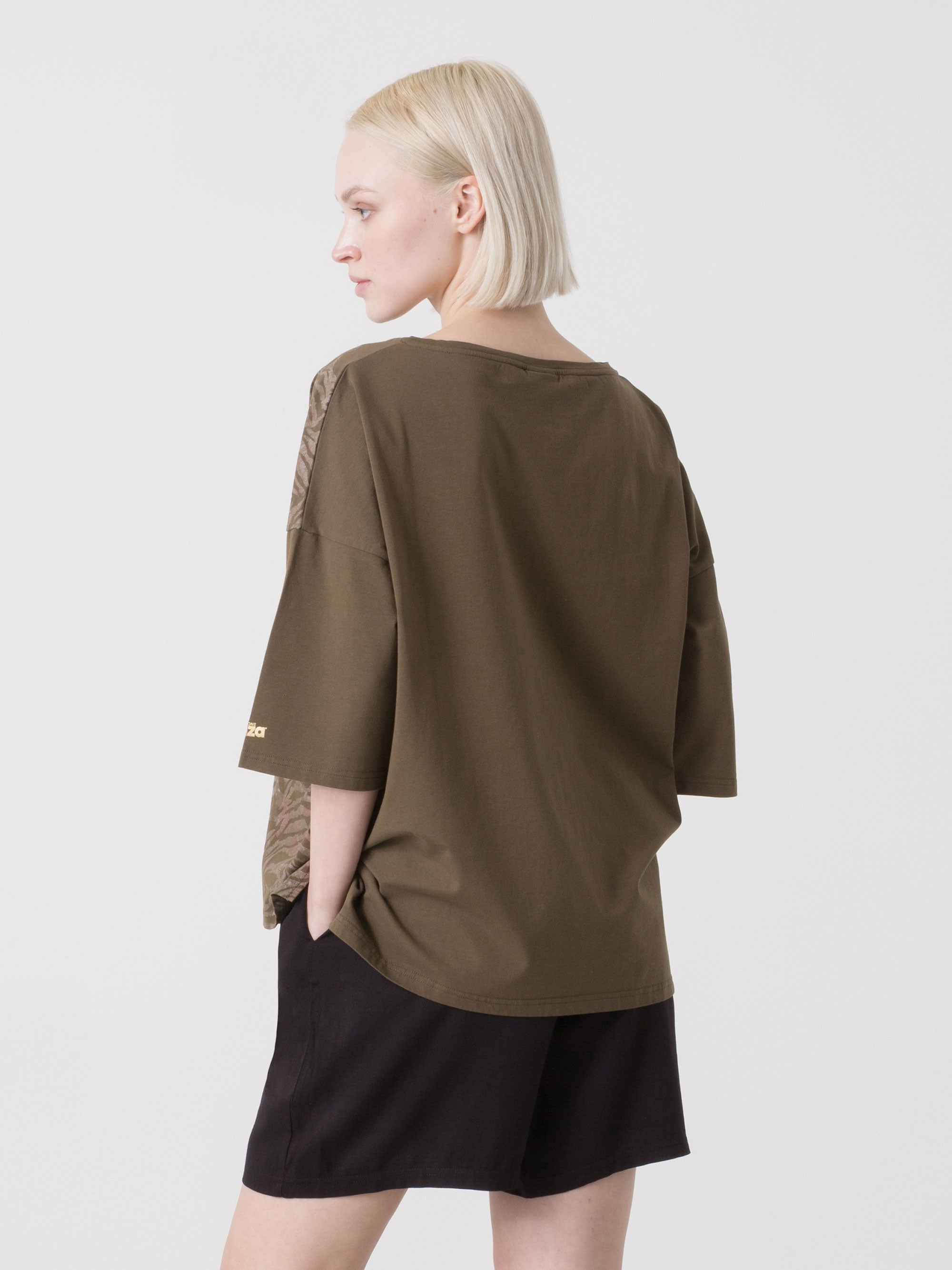 dimensione-danza-t-shirt-donna-in-jersey-stretch-con-stampa-safari-e-taglio-asim image 3