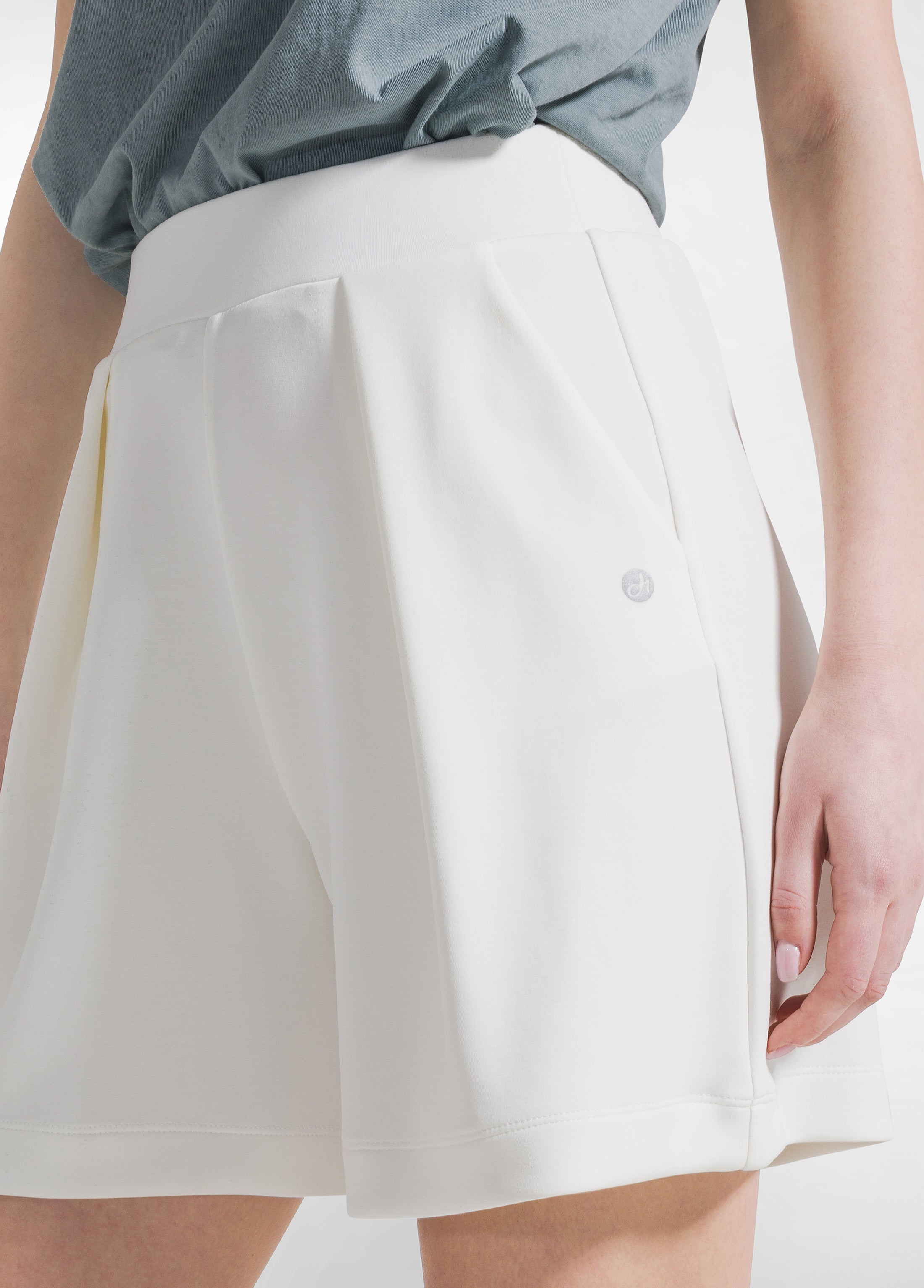 deha-d42306-shorts-plissettati-in-modal-soft-touch-bianco image 4
