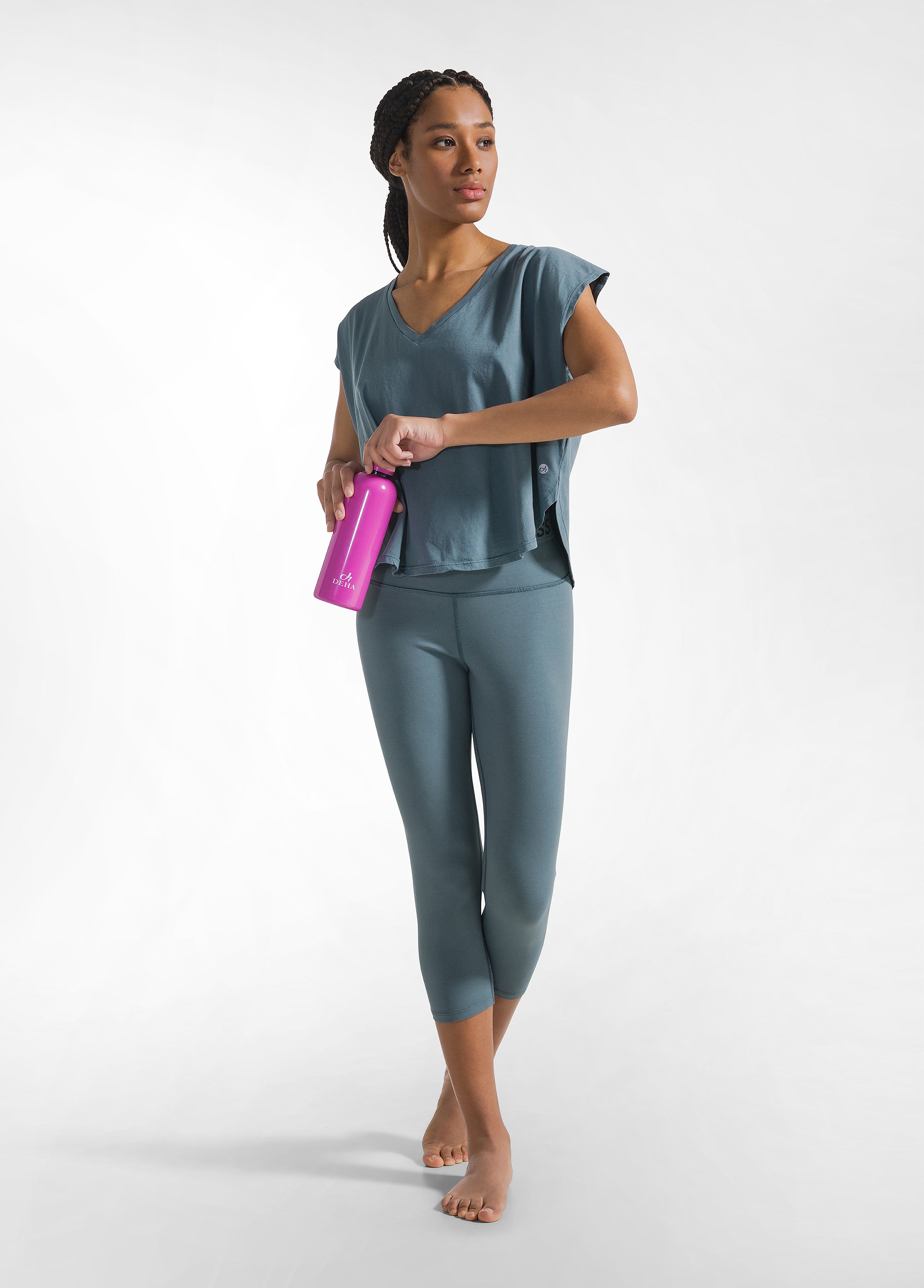 deha-t-shirt-ampia-in-cotone-organico-blu-con-scollo-a-v image 4
