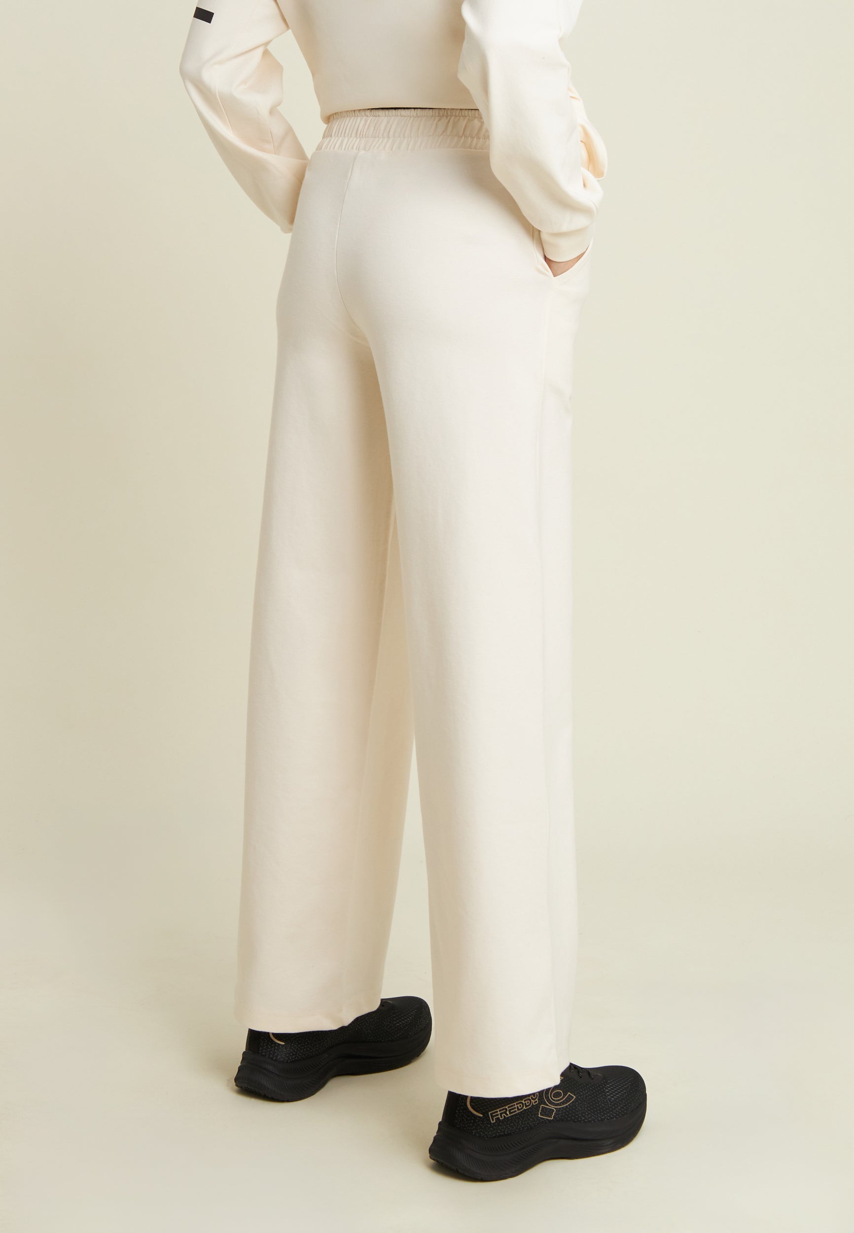 freddy-pantaloni-donna-oversize-in-felpa-con-ricamo image 3