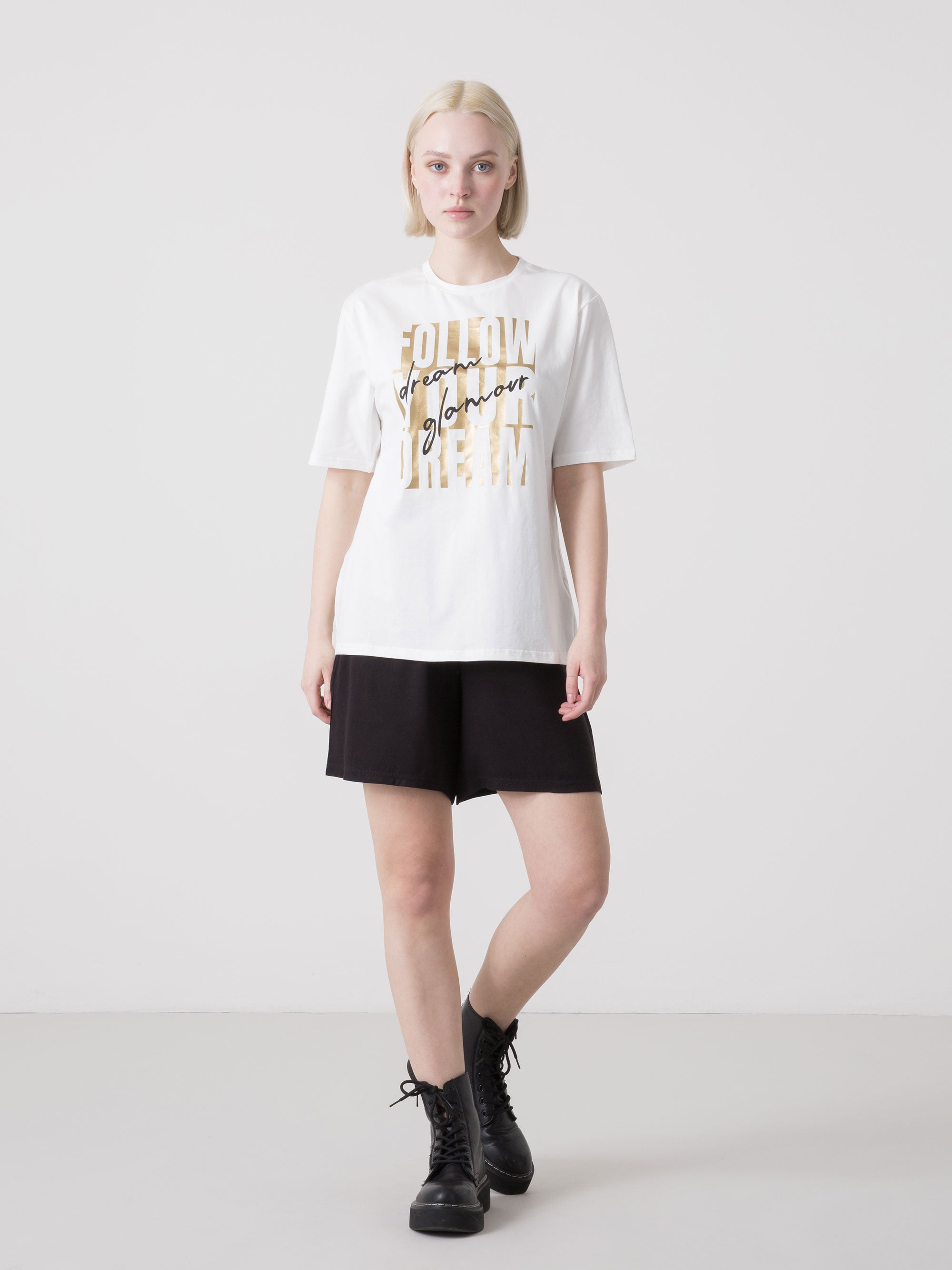 dimensione-danza-t-shirt-donna-in-jersey-stretch-con-stampa-foil-frontale image 2