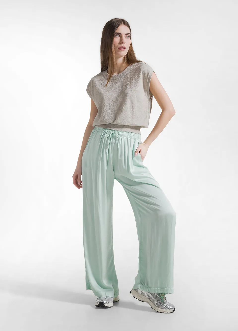 deha-pantaloni-palazzo-in-satin-di-viscosa-verde-2 image 1