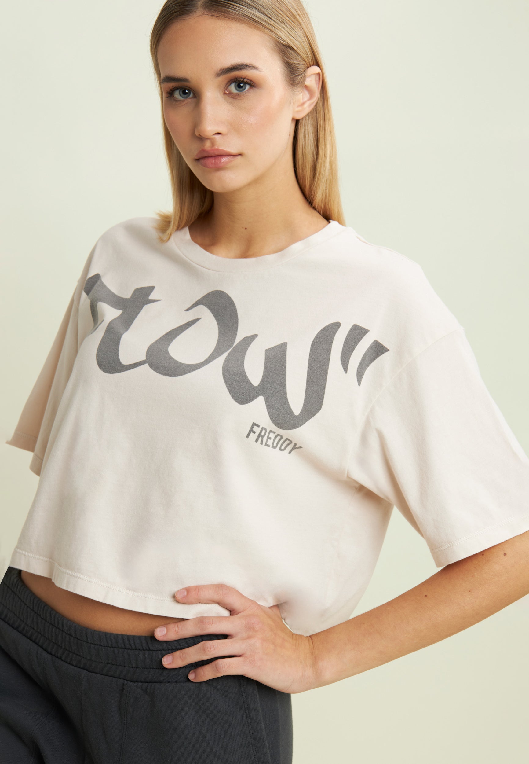 freddy-t-shirt-cropped-flow-stampa-street-art-in-jersey image 4