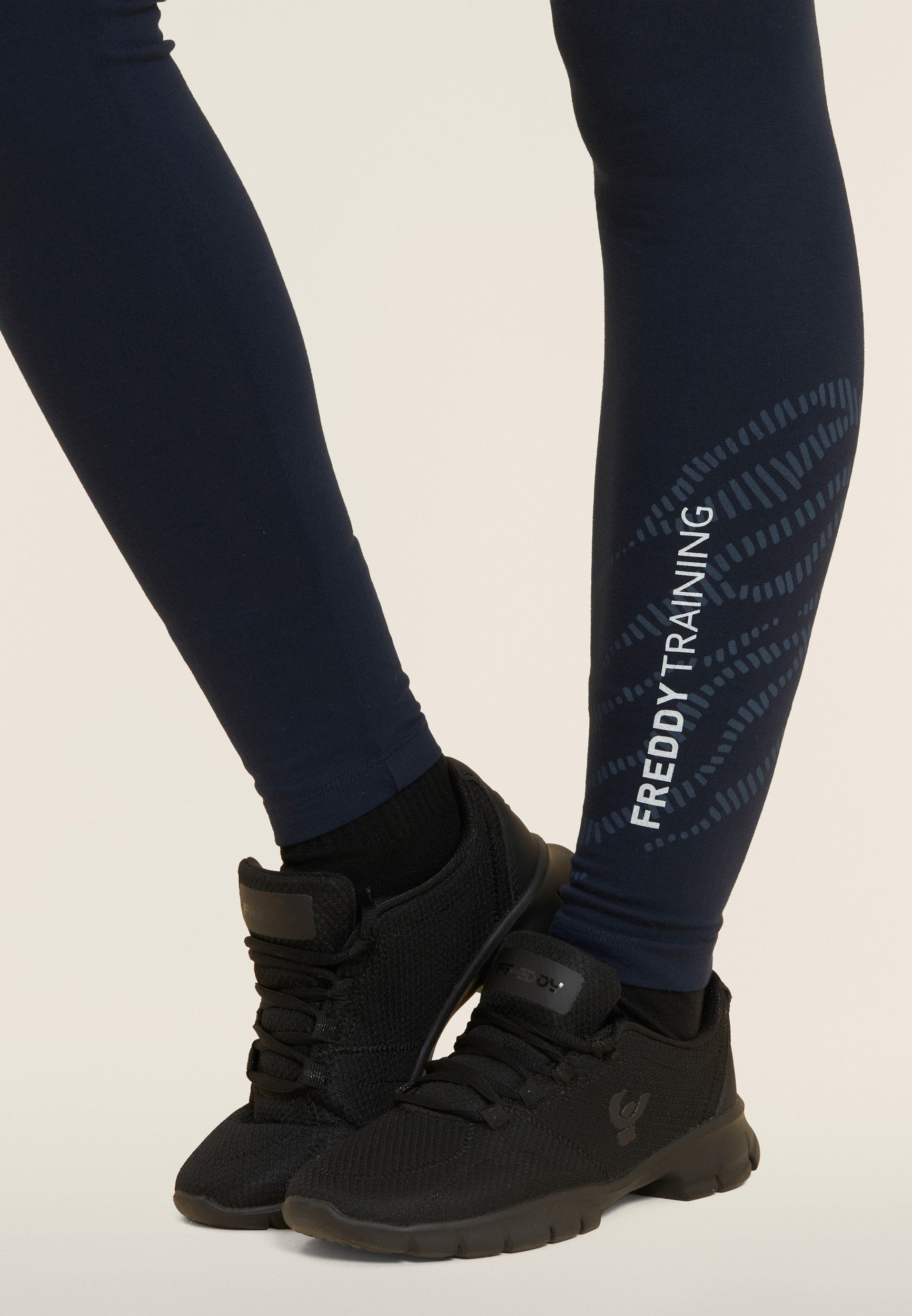 freddy-leggings-7-8-con-motivo-grafico-e-logo-glitter-sul-fondo image 4