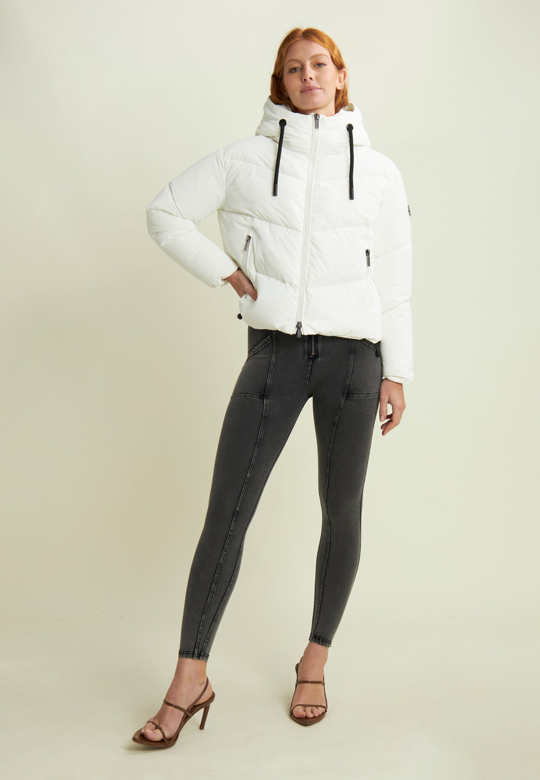 freddy-piumino-cropped-donna-con-collo-alto-e-coulisse-regolabile image 2