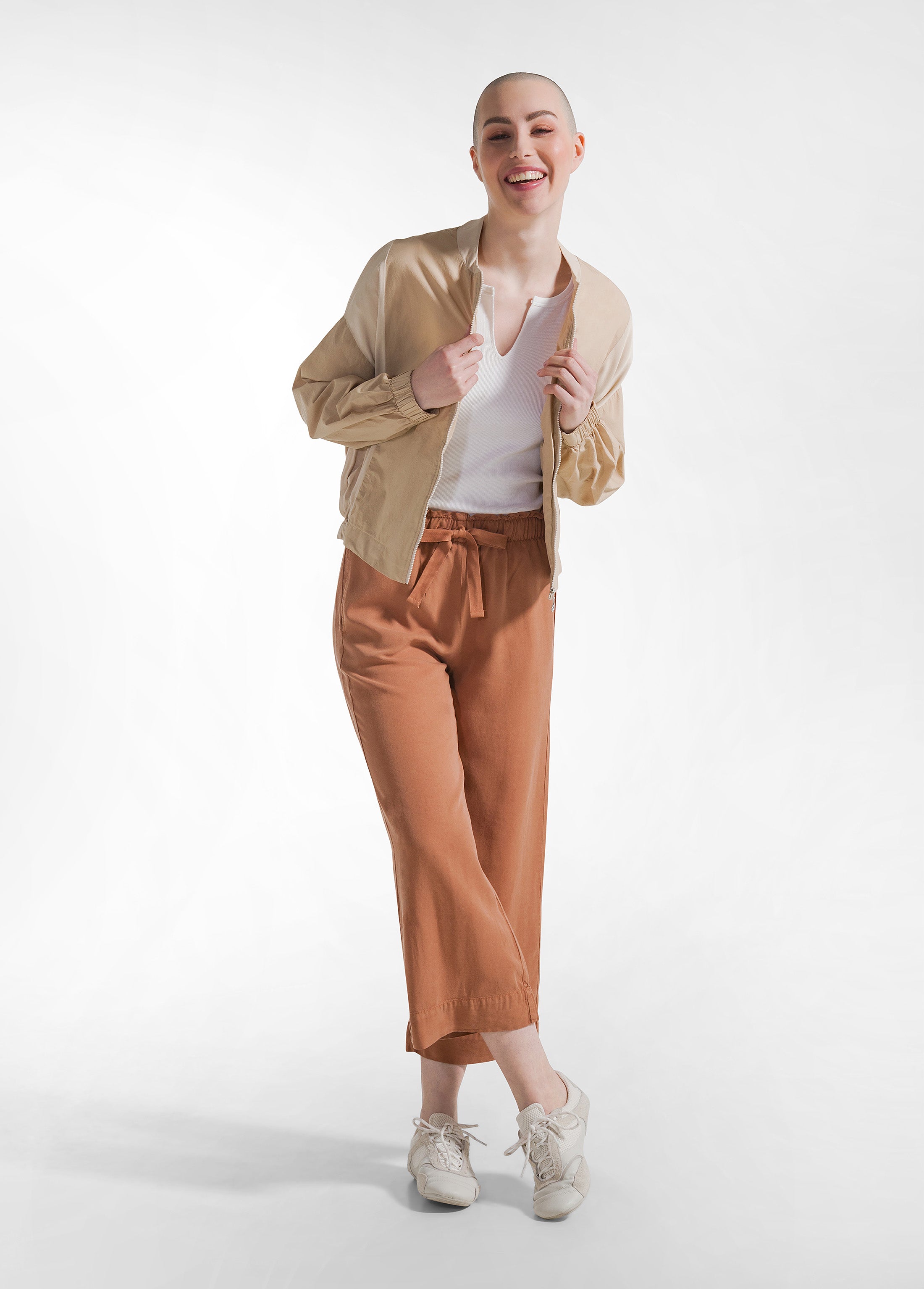 deha-d22600-giacca-bomber-in-popeline-beige image 4
