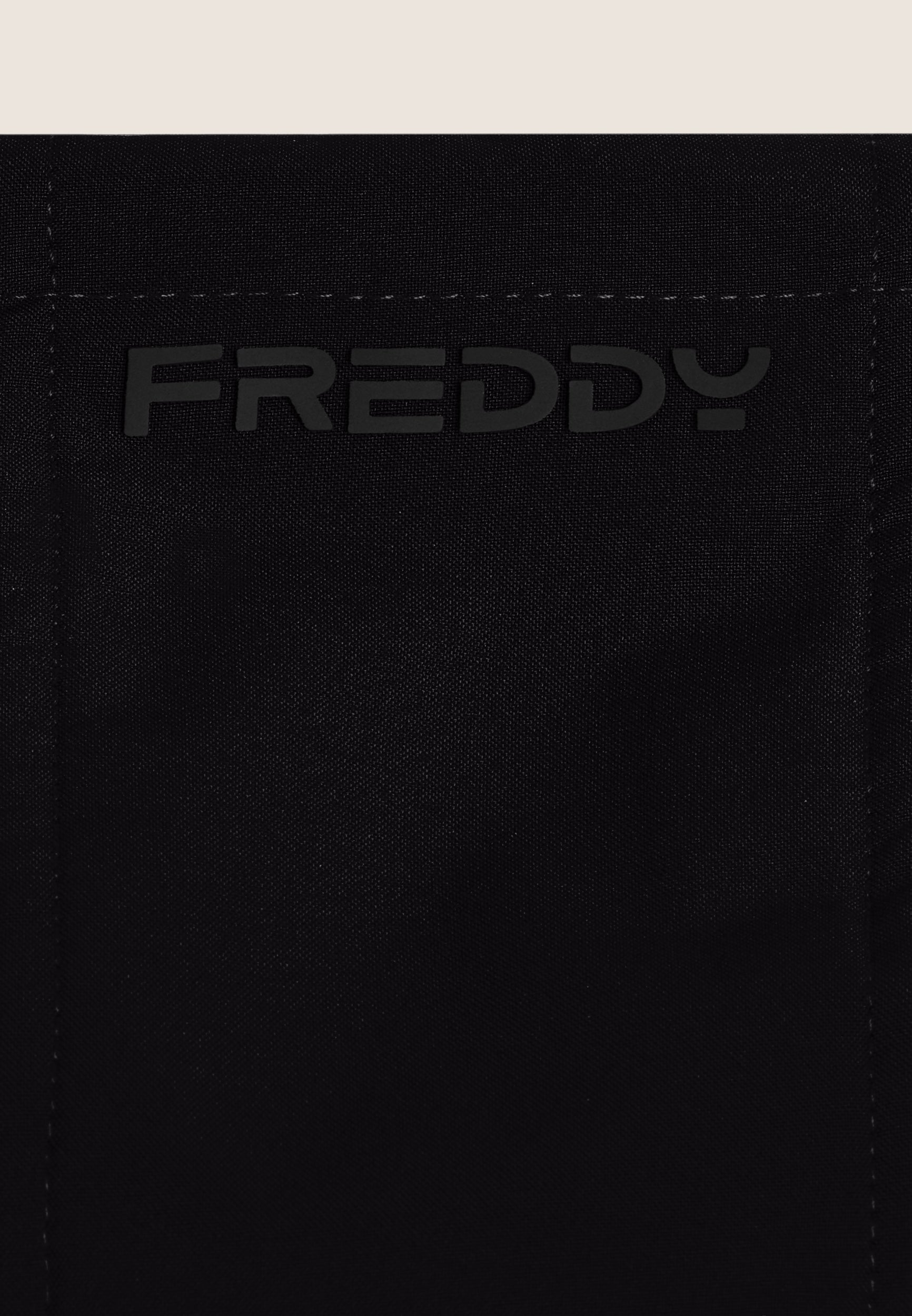 freddy-giacca-uomo-regular-fit-in-nylon-soft-shell-con-cappuccio image 3