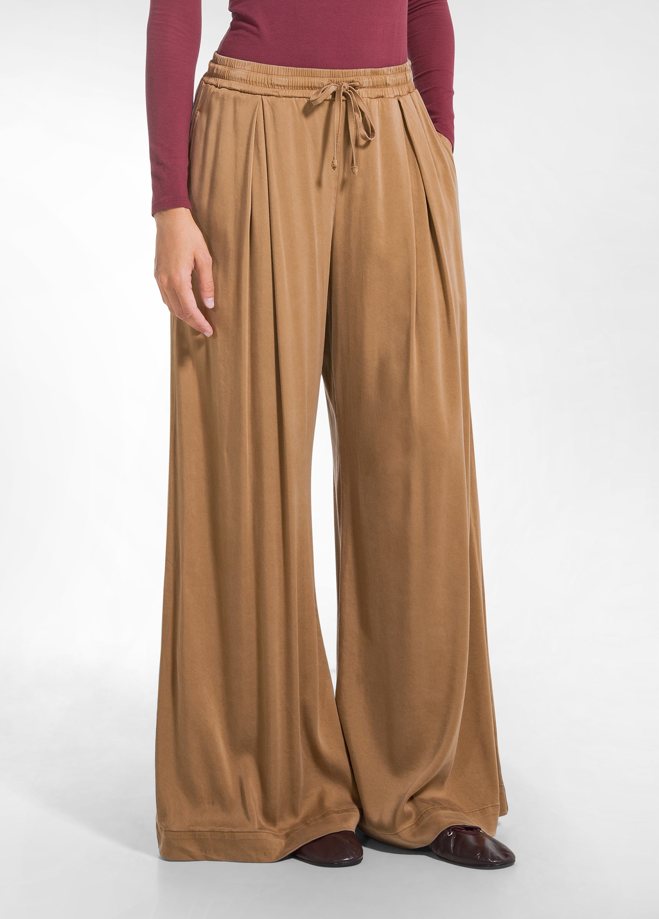 deha-pantalone-wide-leg-in-raso-stretch-marrone-d52438 image 2