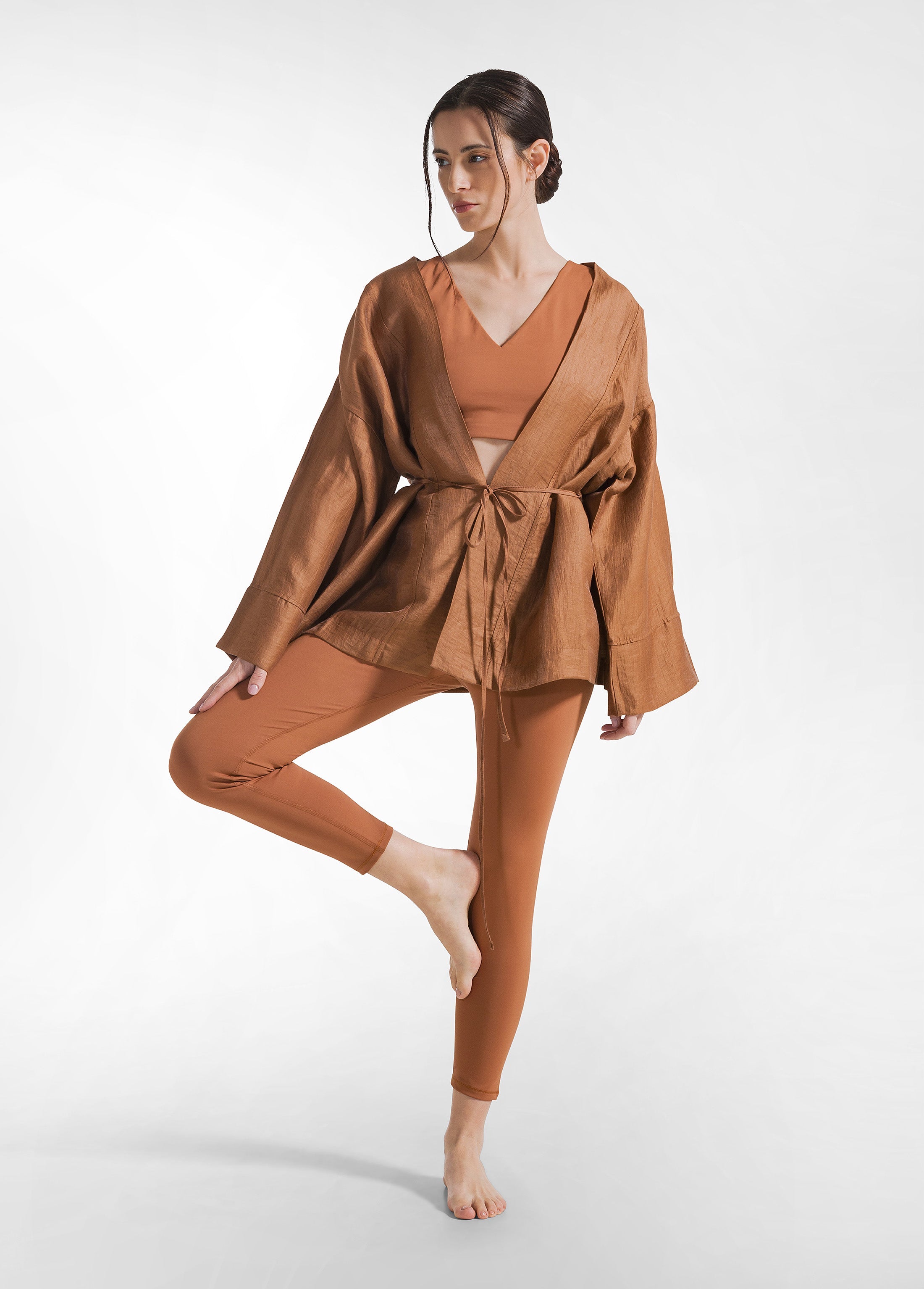 deha-giacca-kimono-in-lino-lucido-marrone-modello-d22160 image 4