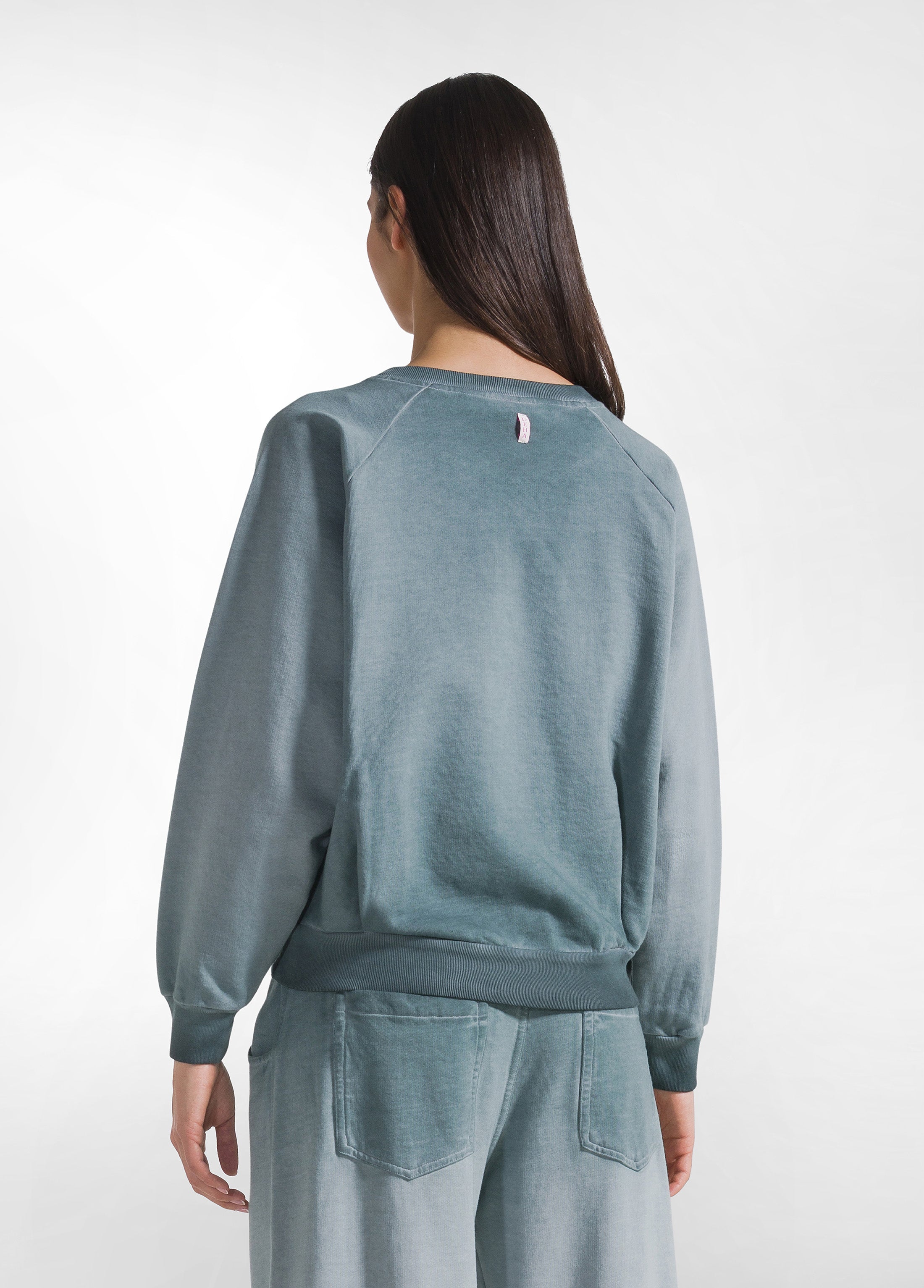 deha-completo-felpa-girocollo-e-pantaloni-wide-leg-effetto-sfumato-verde image 3