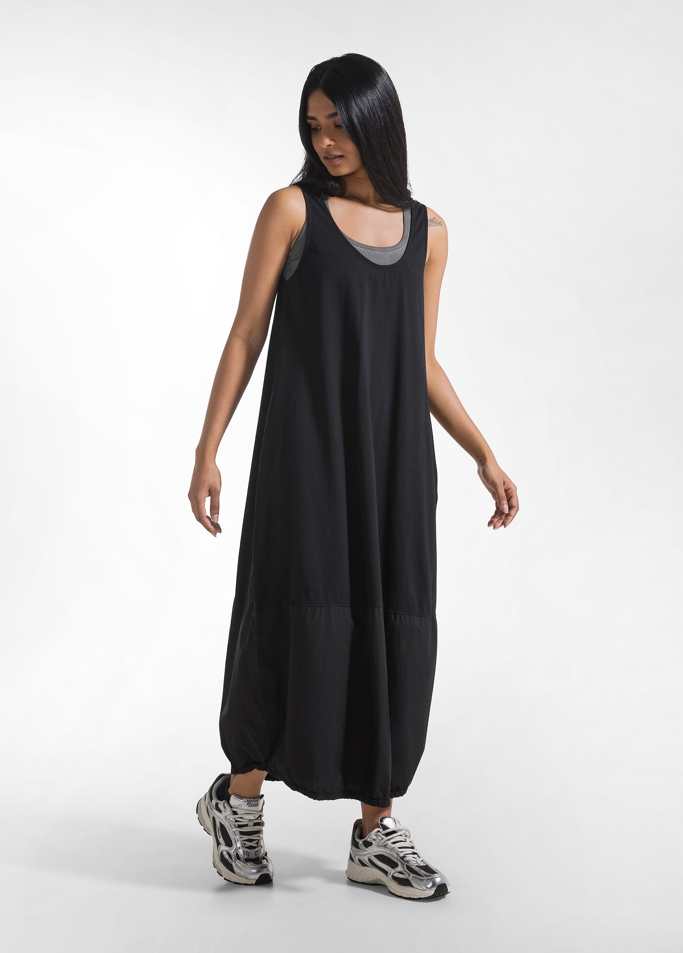 deha-abito-maxi-in-popeline-effetto-parachute-nero image 2