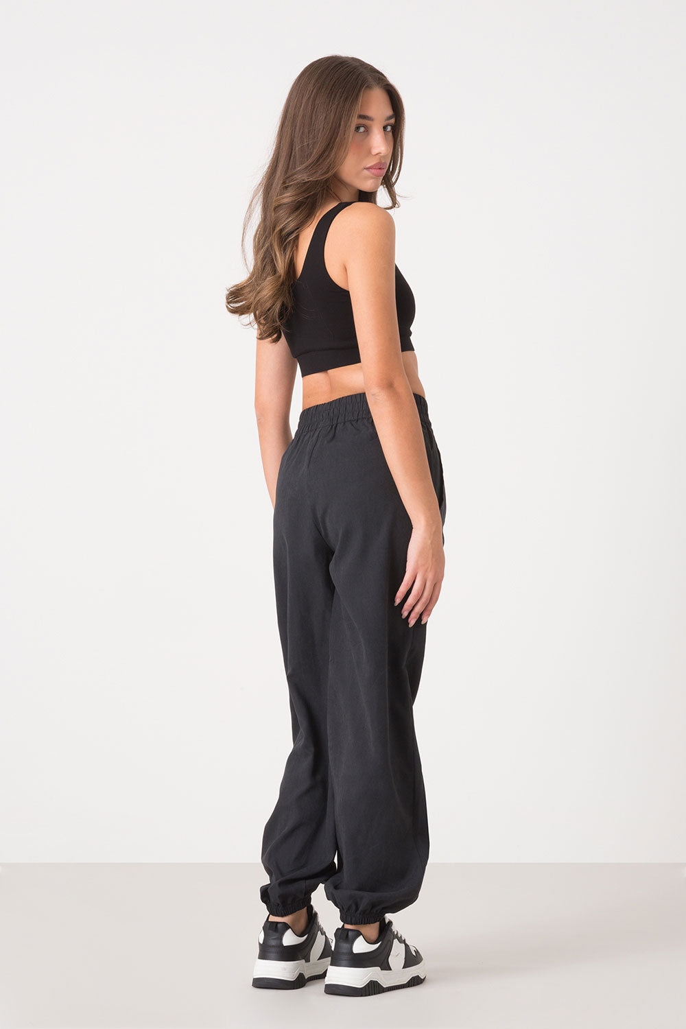 pantalone-soft-touch-dimensione-danza-con-polsino-elastico-e-tasche image 2