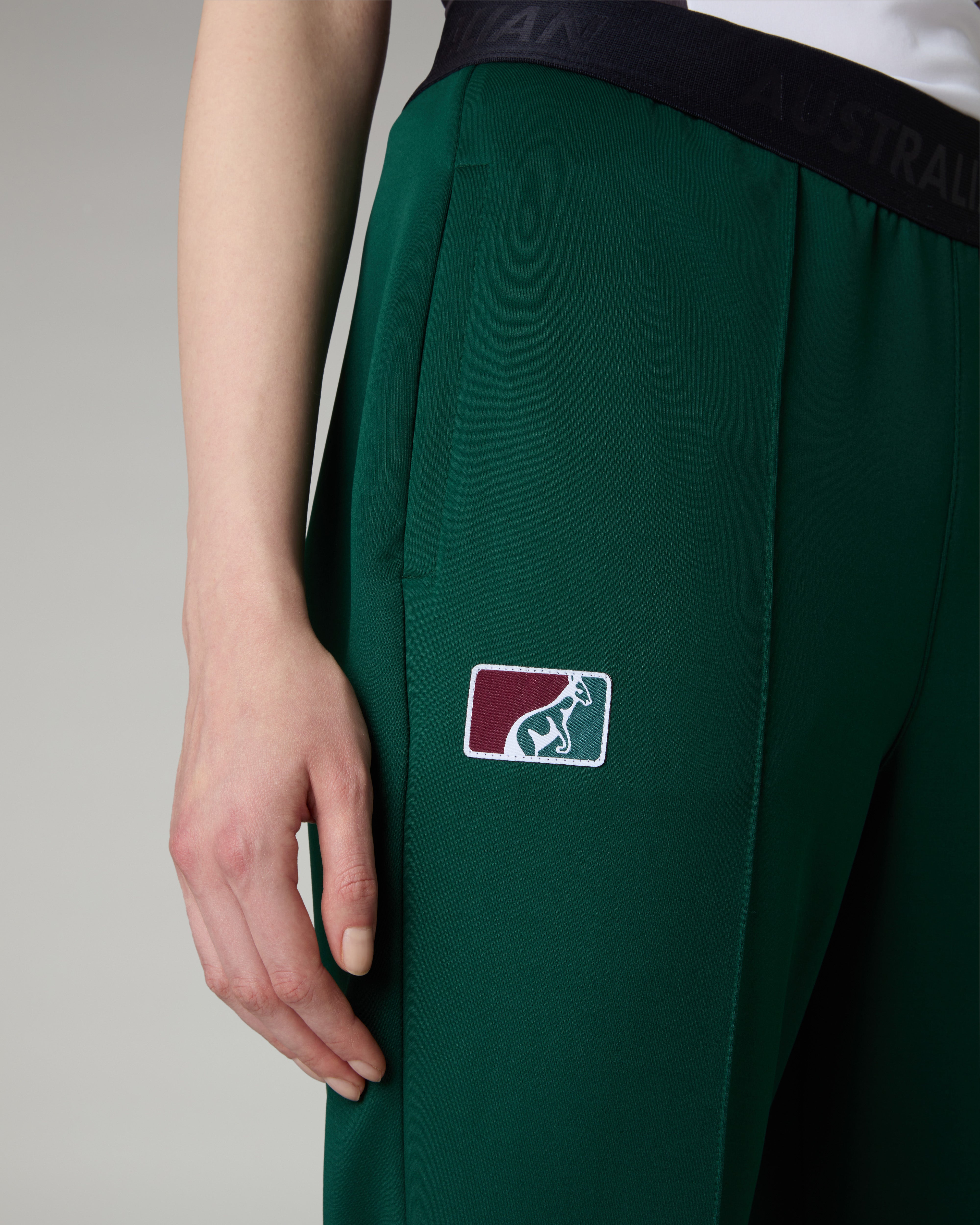 australian-classic-track-pant-new-classic-pantalone-shot image 6