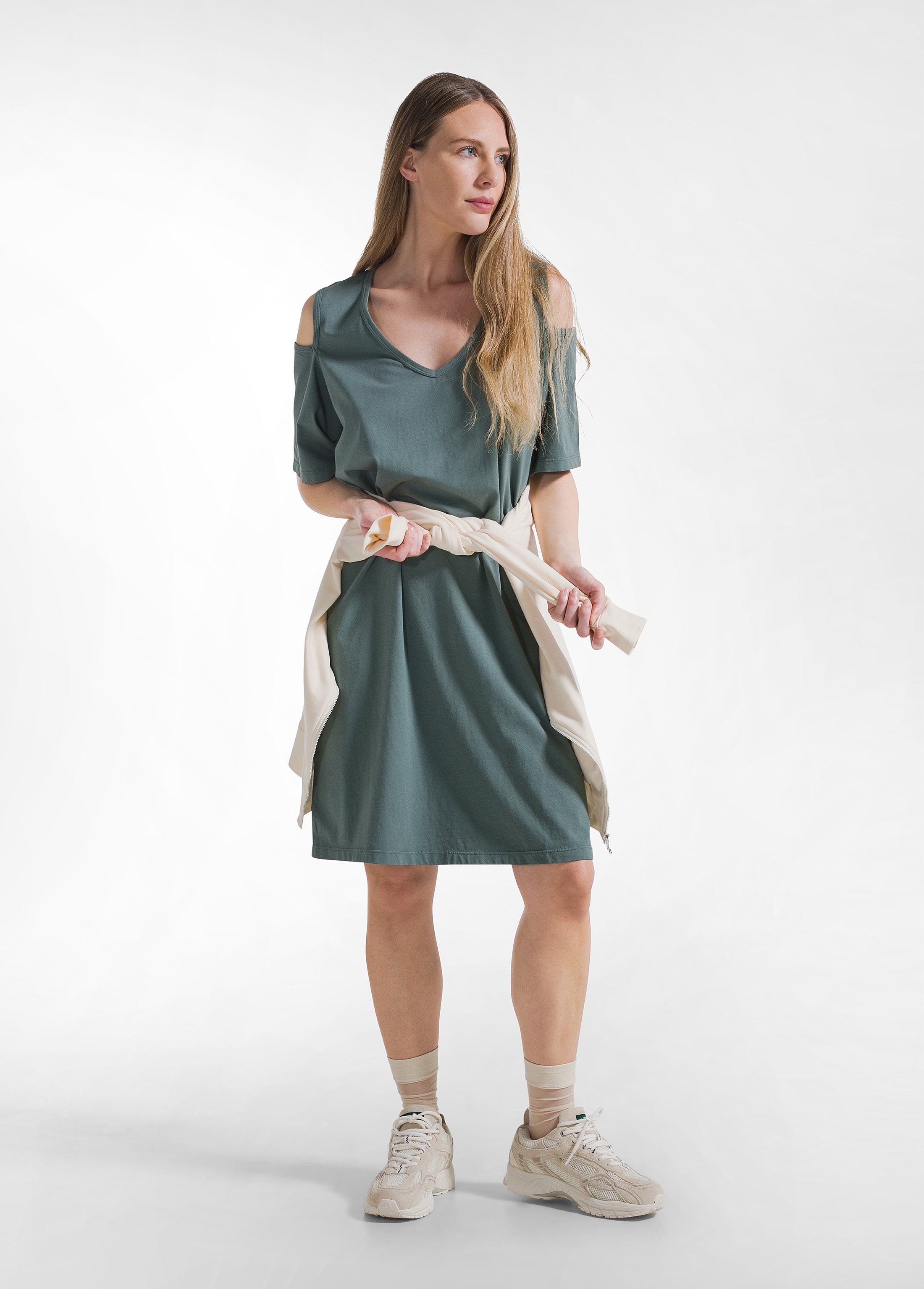 deha-abito-in-jersey-verde-con-cut-out-d42359-vestito-in-cotone-leisurewear image 1