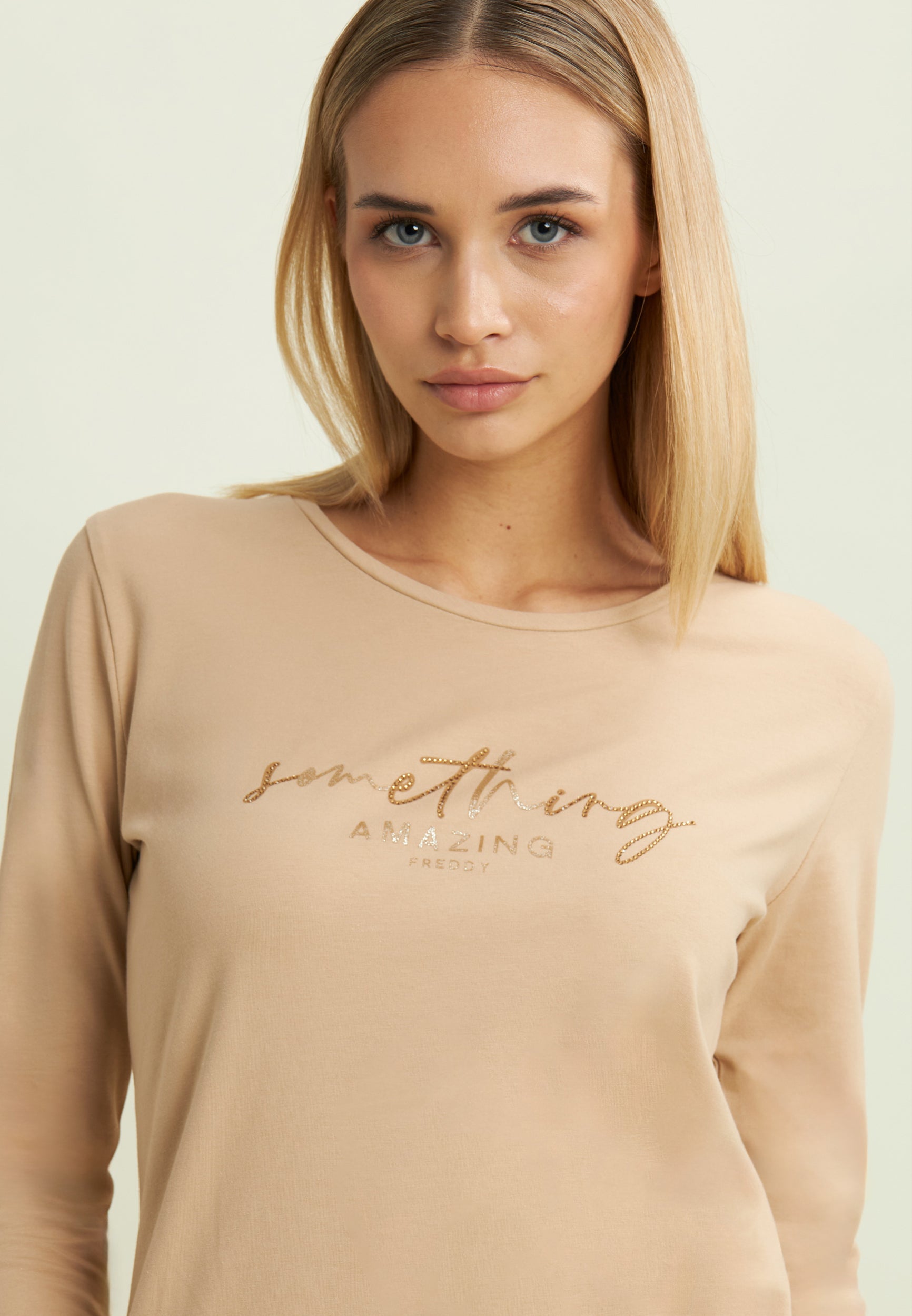 freddy-t-shirt-donna-maniche-lunghe-something-amazing-con-strass image 3
