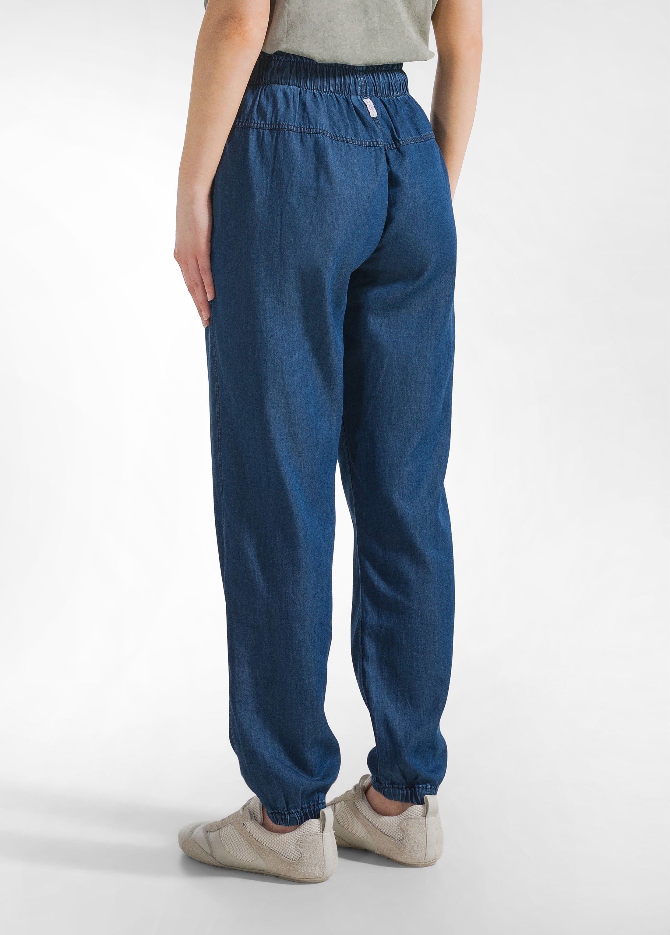 deha-a00797-pantalone-jogger-in-denim-lyocell-blu image 3
