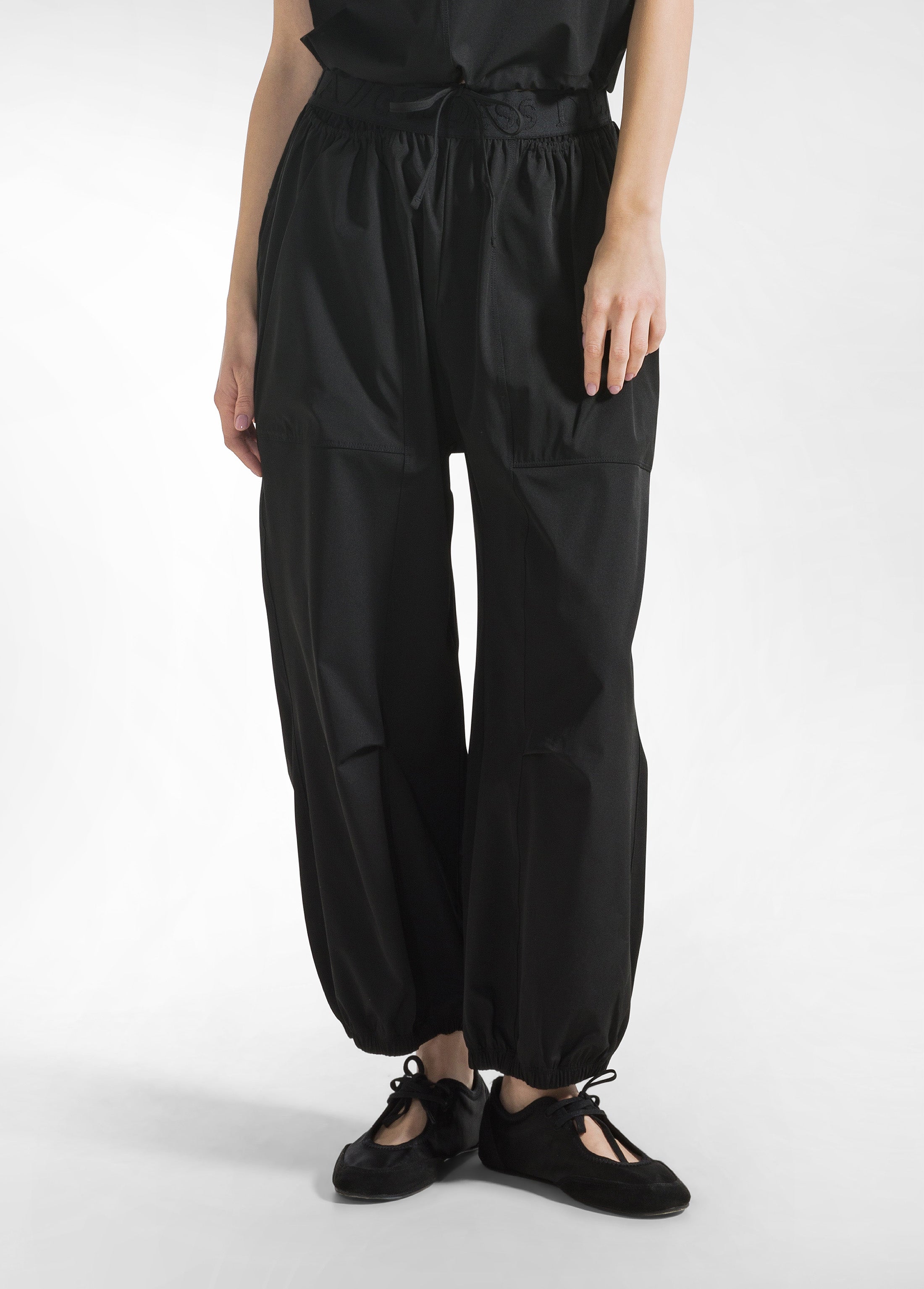 deha-d22698-jogger-in-nylon-stretch-nero image 2