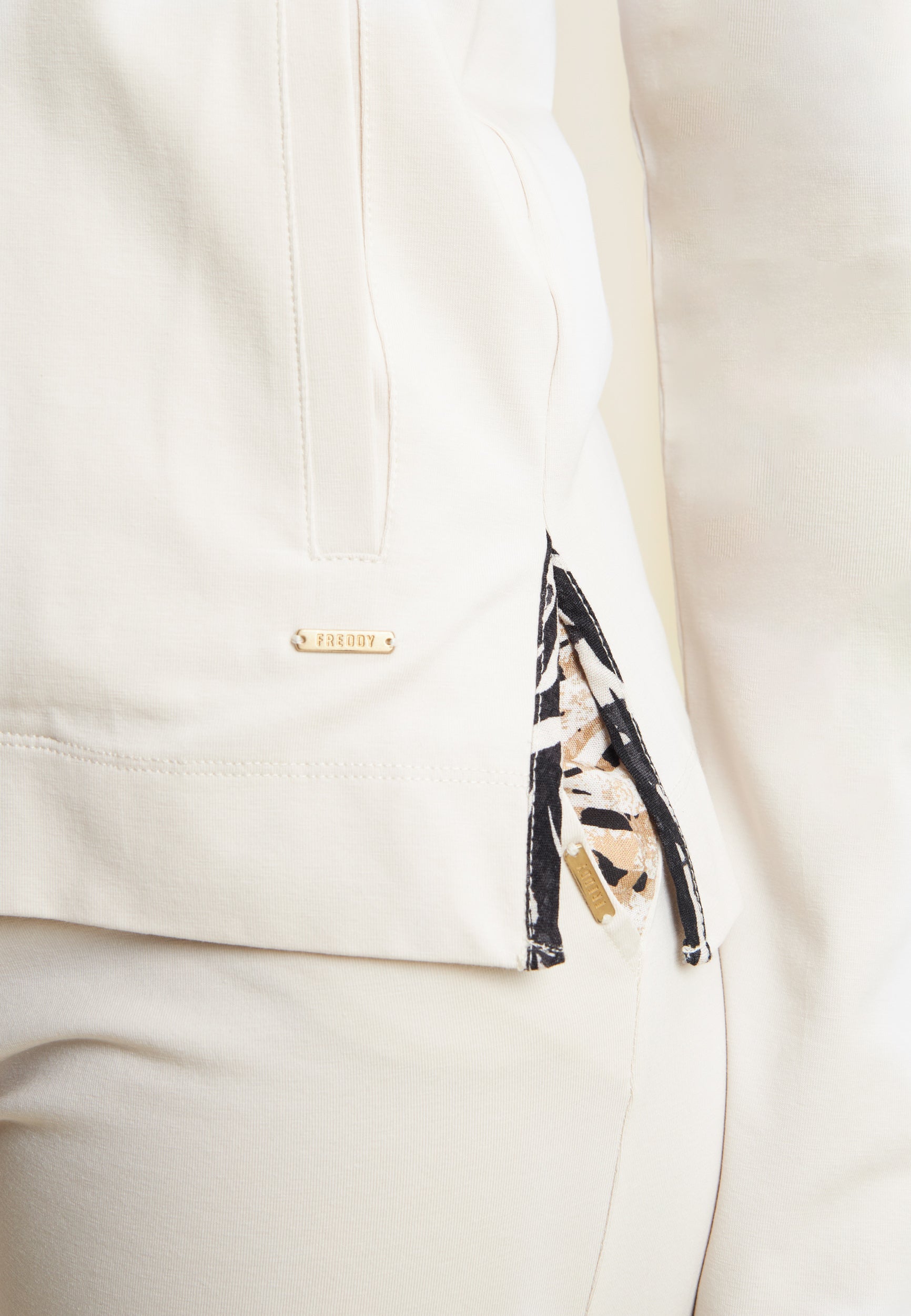 freddy-felpa-zip-collo-alto-heavy-jersey-con-dettagli-animalier image 4