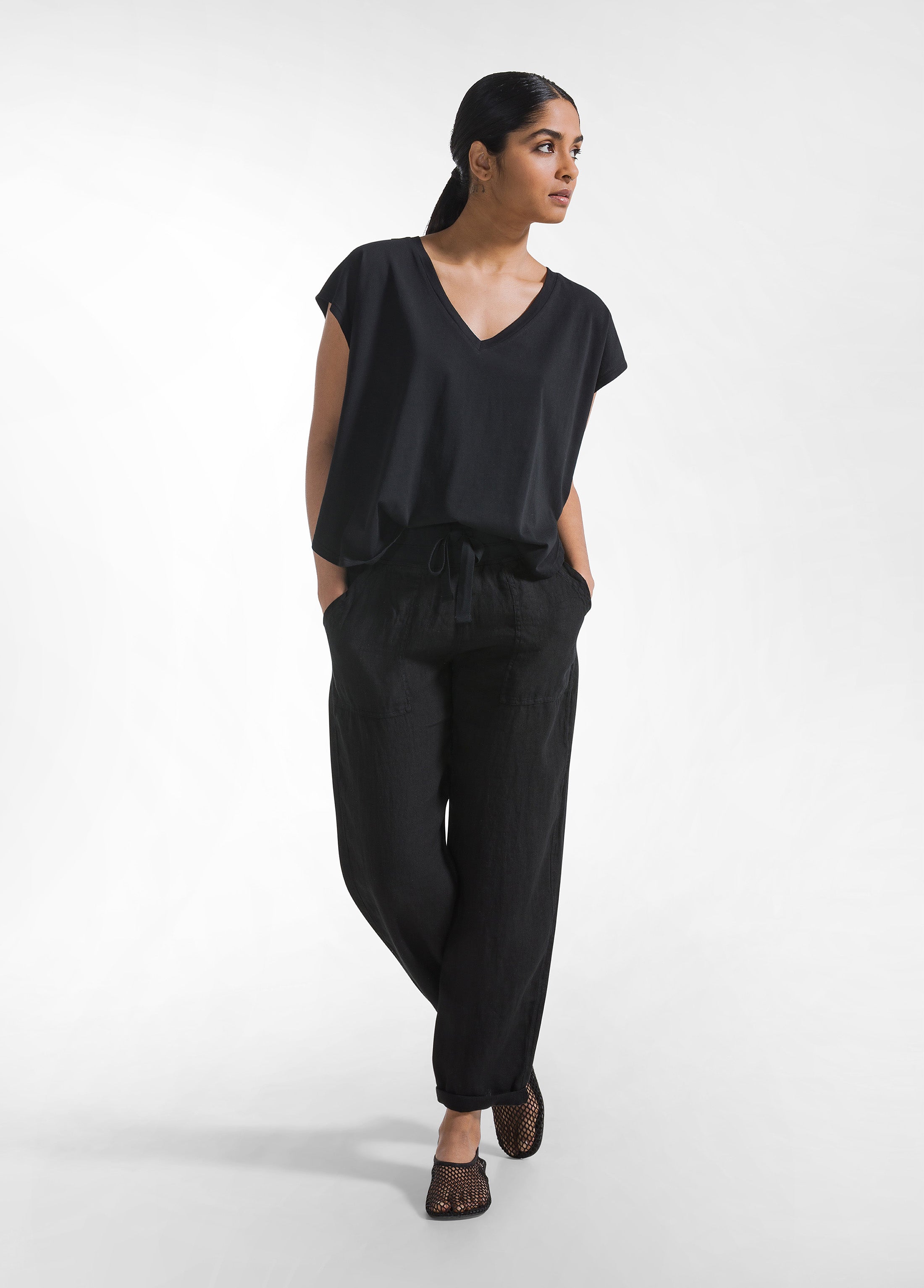 deha-t-shirt-loose-fit-in-jersey-organico-nero-d42400 image 4