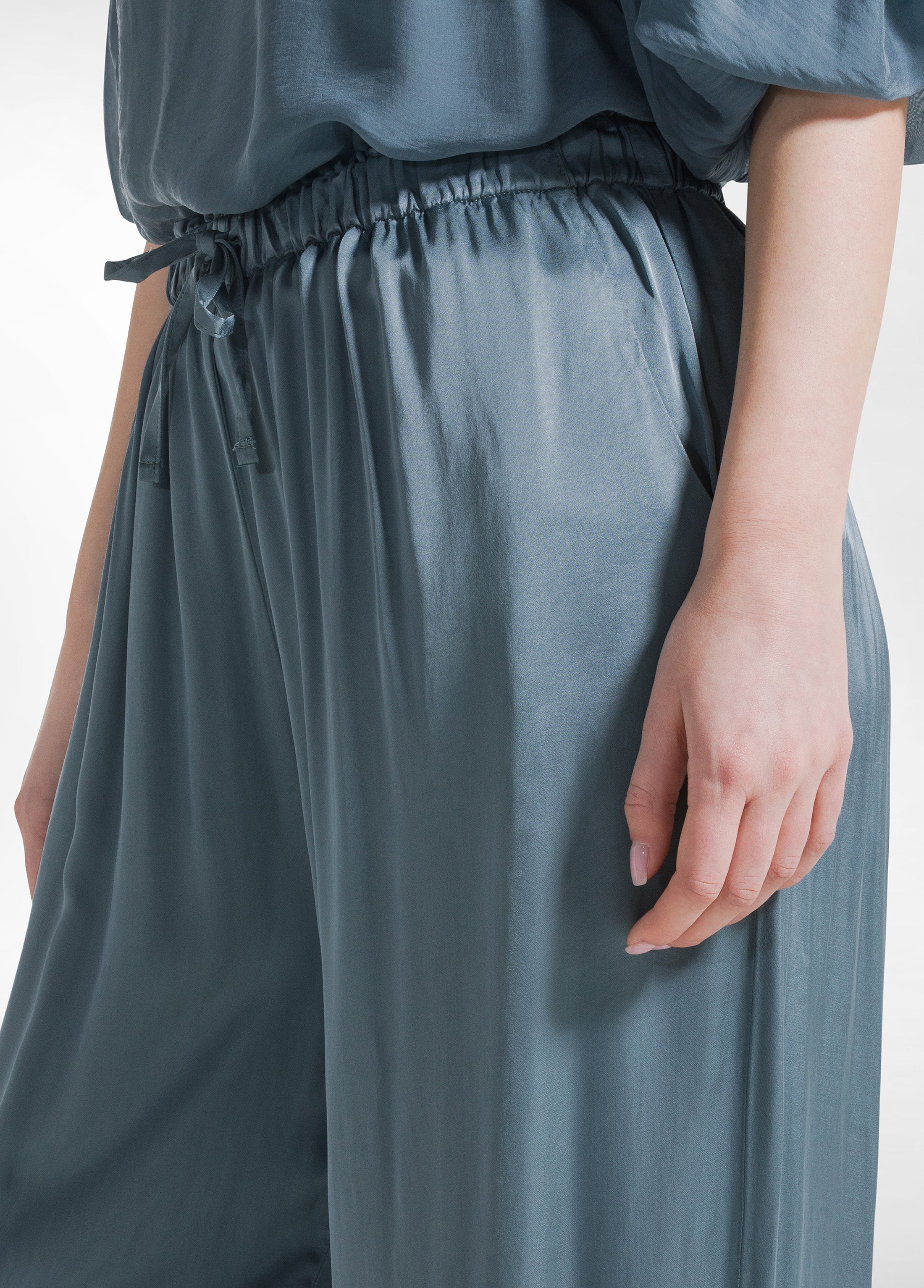 deha-pantaloni-palazzo-in-satin-verde image 4