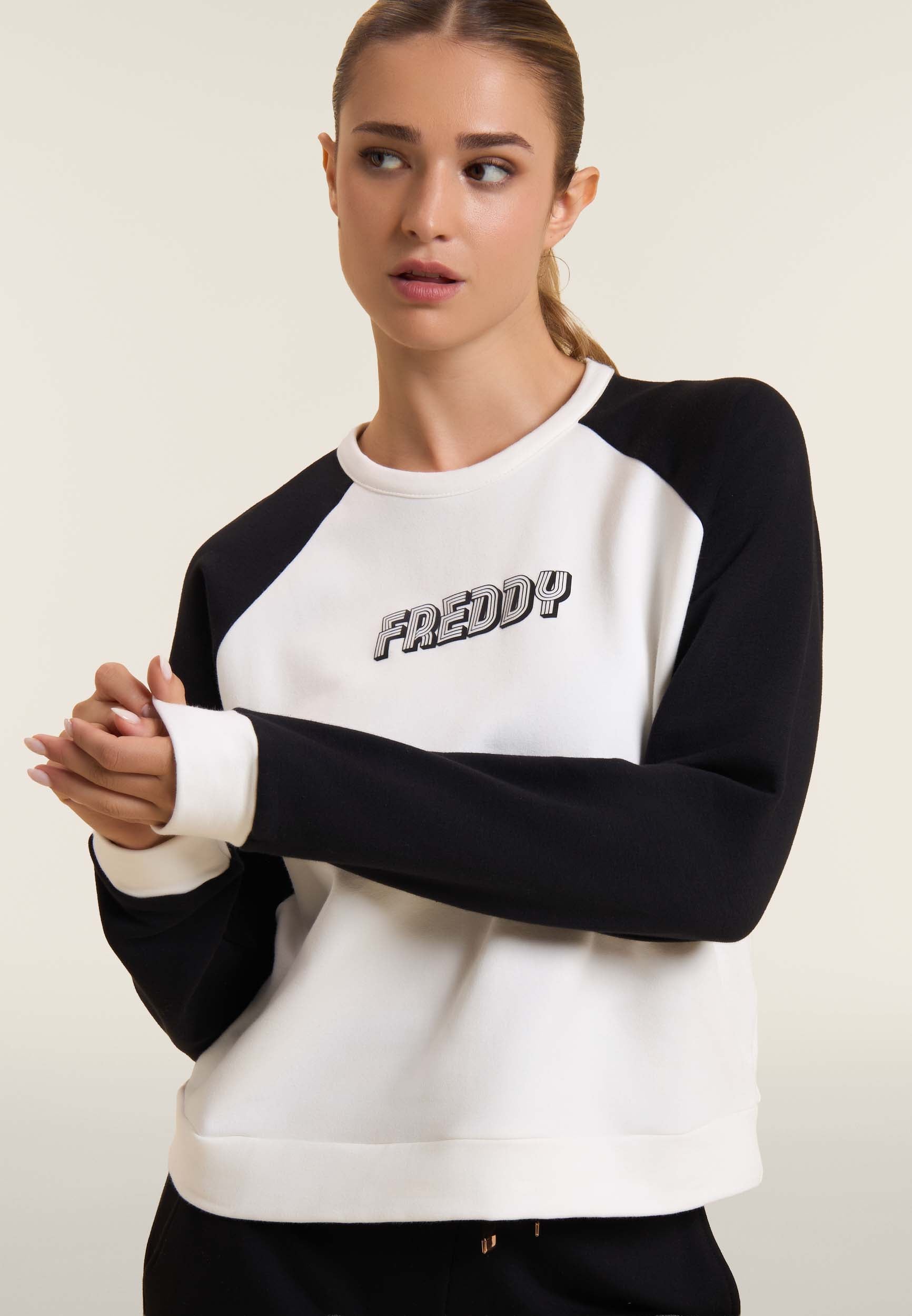 freddy-felpa-cropped-bicolore-maniche-raglan image 4