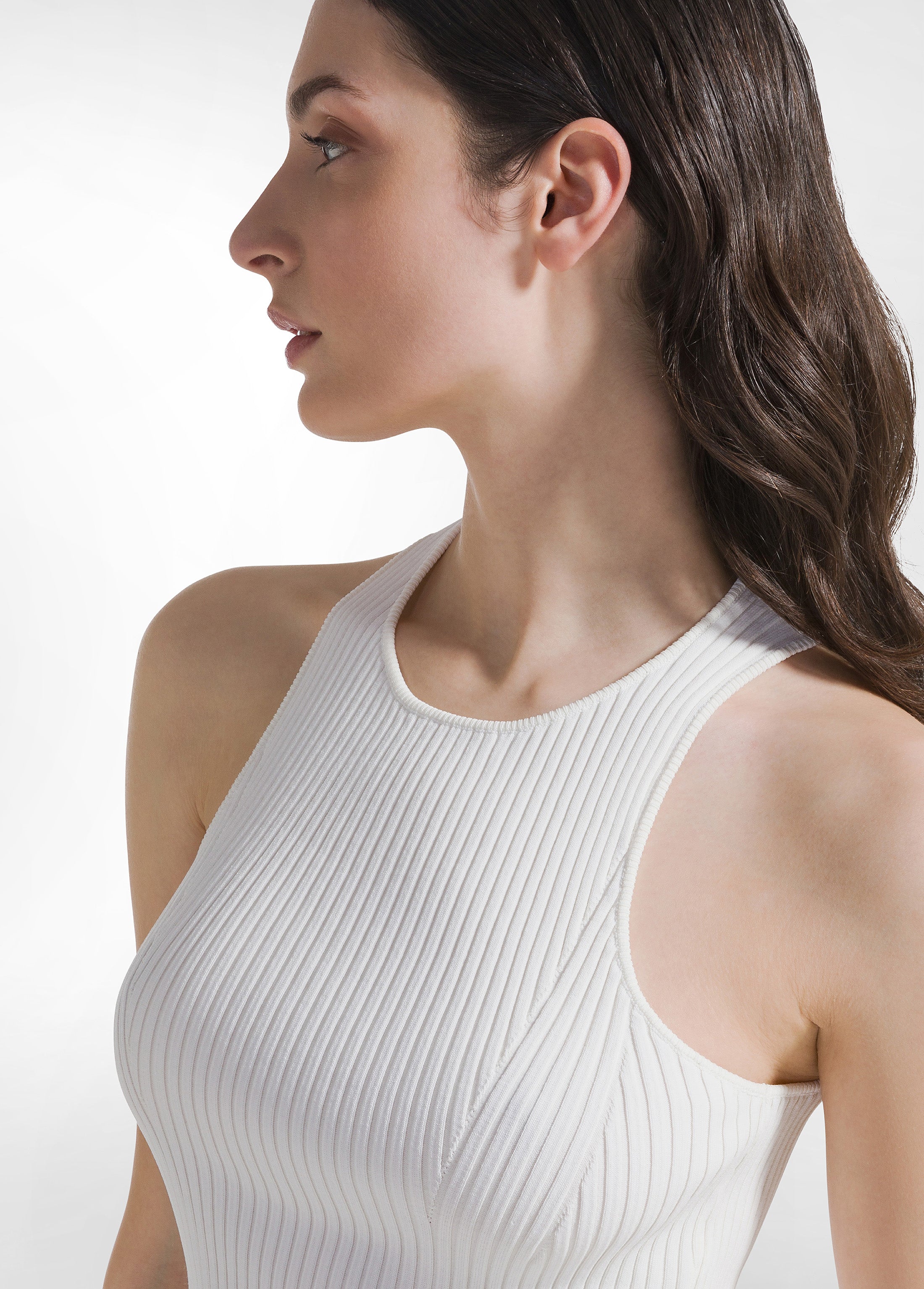 deha-top-a-coste-in-maglia-di-rayon-bianco-scollo-halter image 3