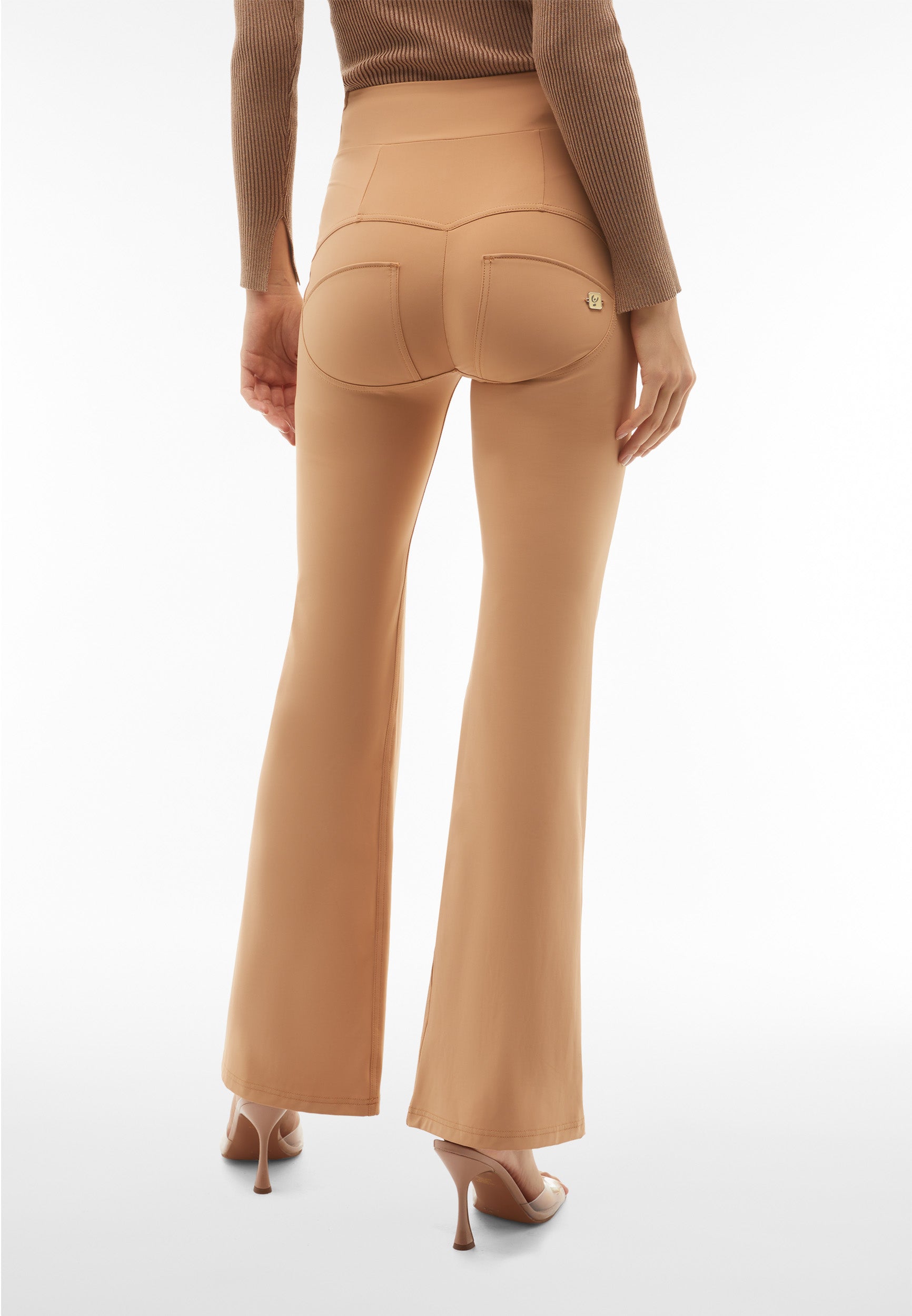 freddy-wr-up-pantaloni-vita-super-alta-bustier-fondo-flare image 3