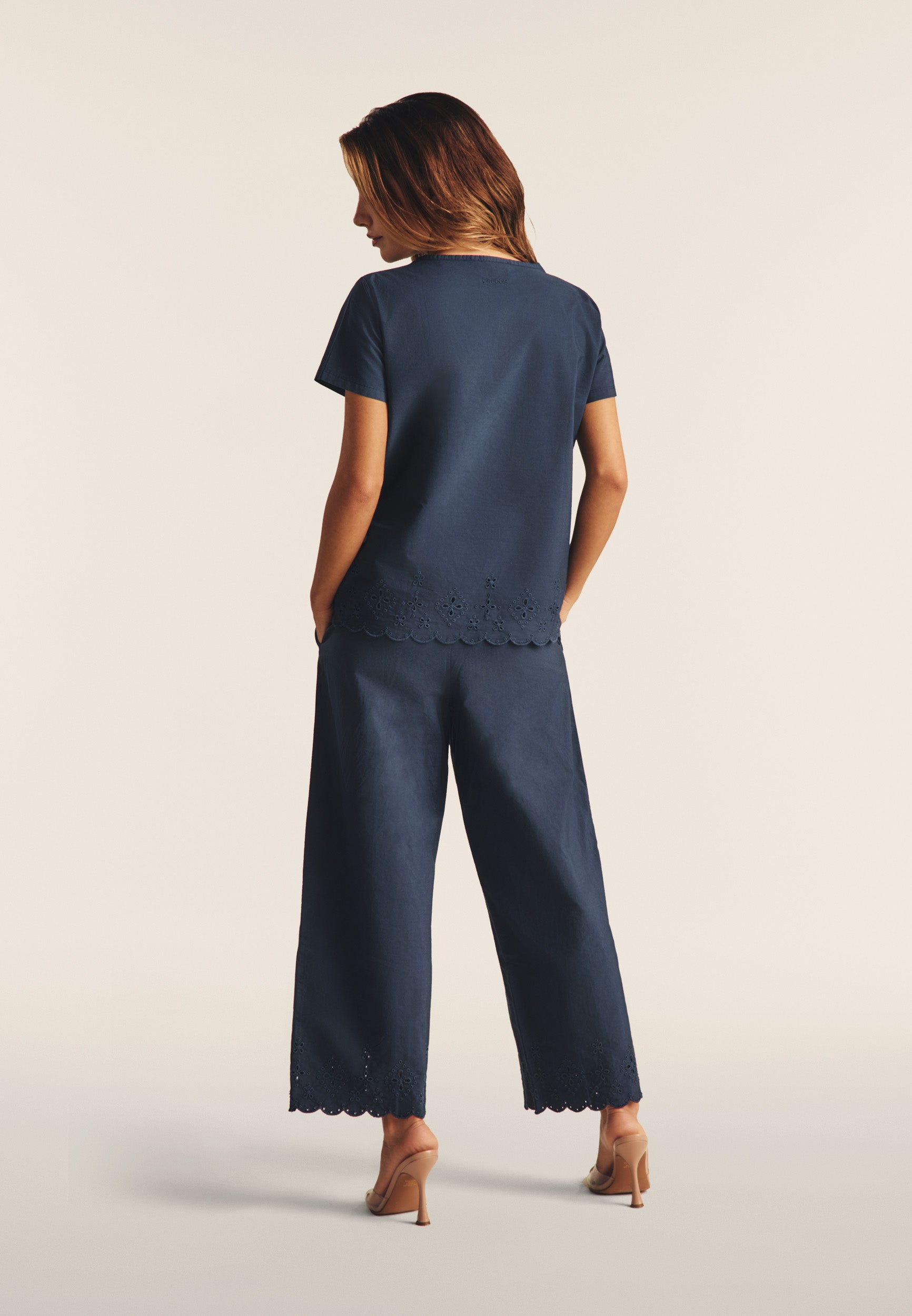 freddy-t-shirt-regular-in-cotone-con-ricami-sangallo image 3
