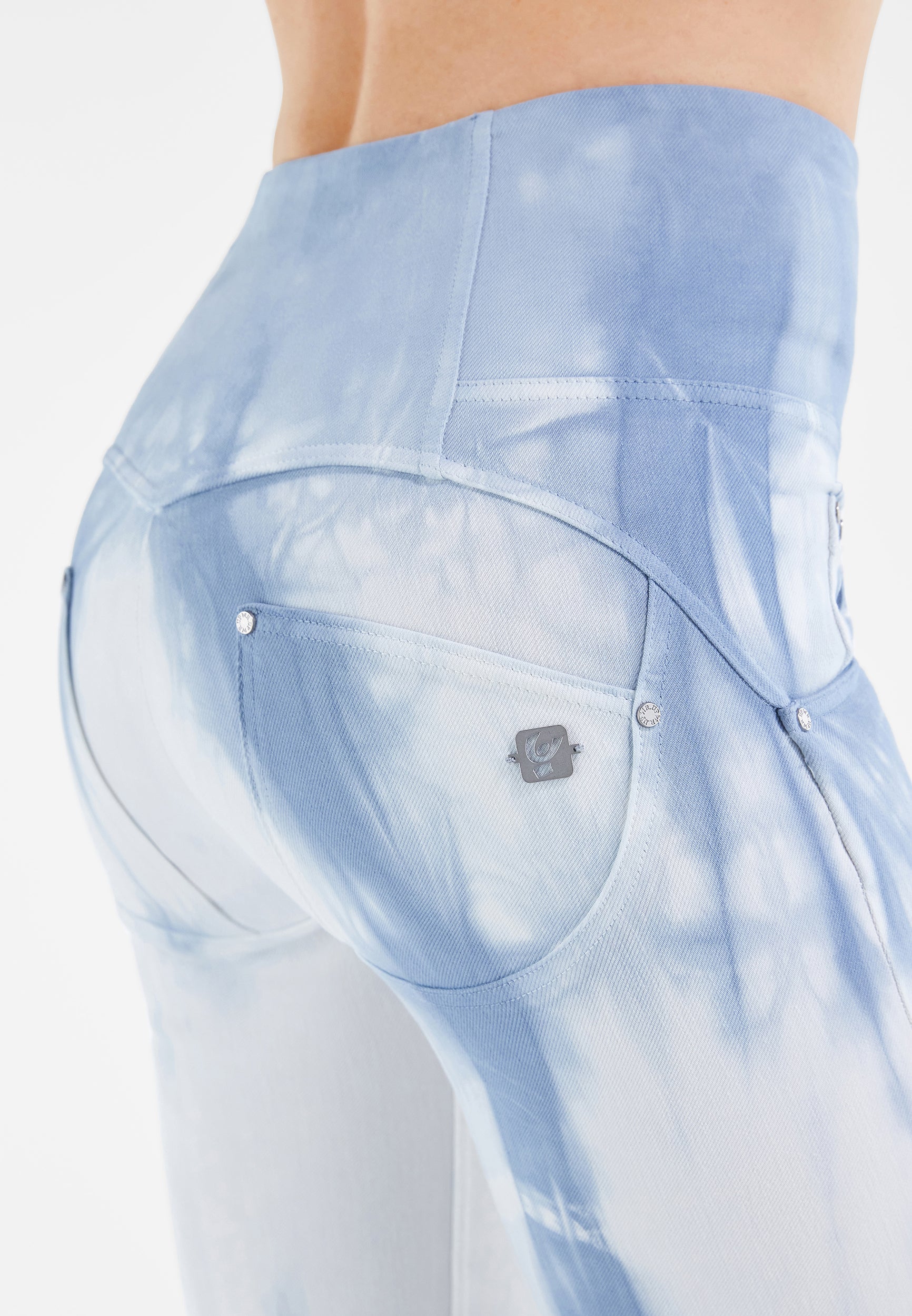 freddy-wr-up-cropped-vita-alta-gabardine-tie-dye-wide-bottom-pantaloni-push-up-d image 8