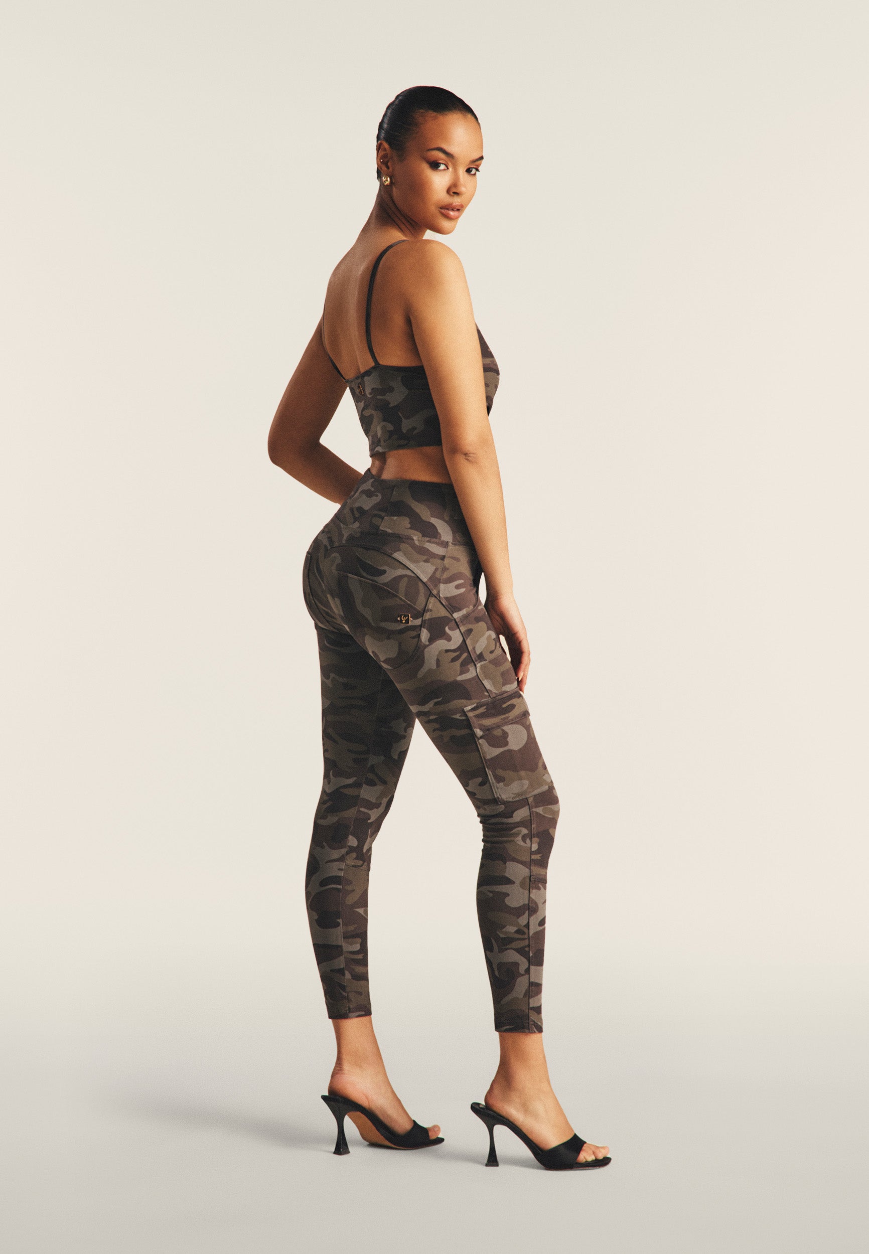 freddy-pantaloni-wr-up-cargo-vita-alta-jersey-camo-push-up image 3