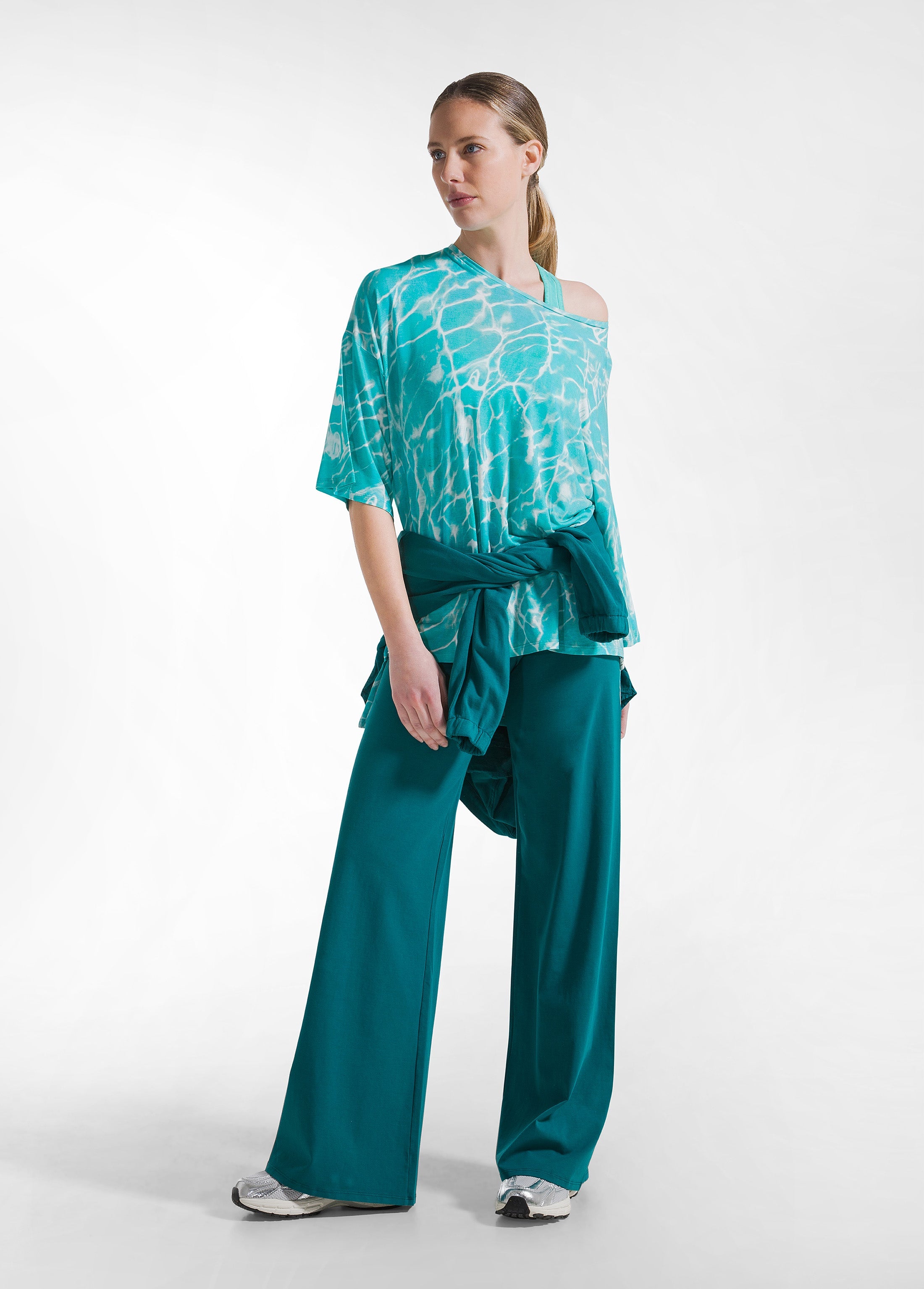 deha-t-shirt-oversize-allover-in-viscosa-ecovero-blu image 4