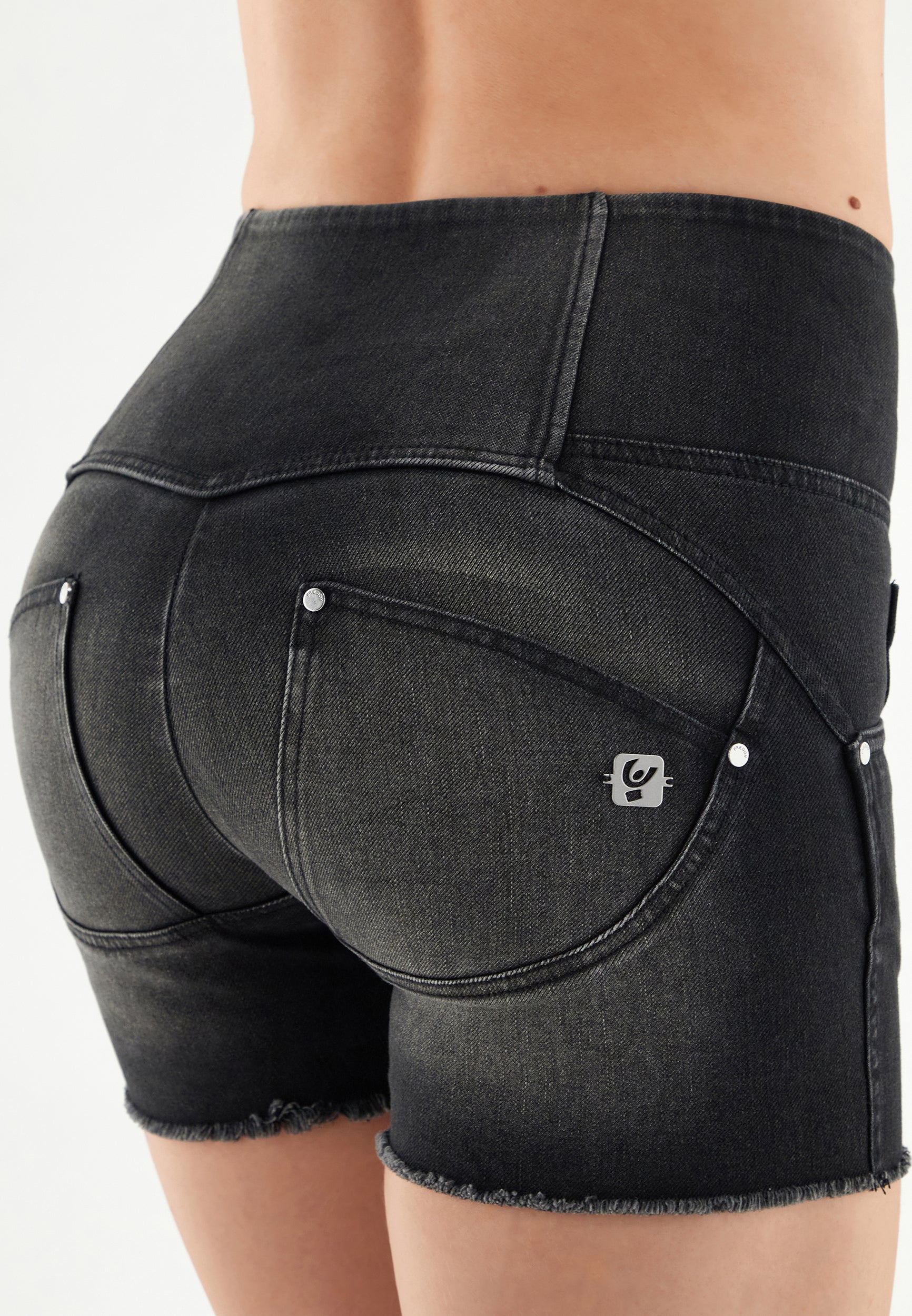freddy-wr-up-shorts-push-up-vita-alta-denim-navetta-ecologico-sfrangiati image 4