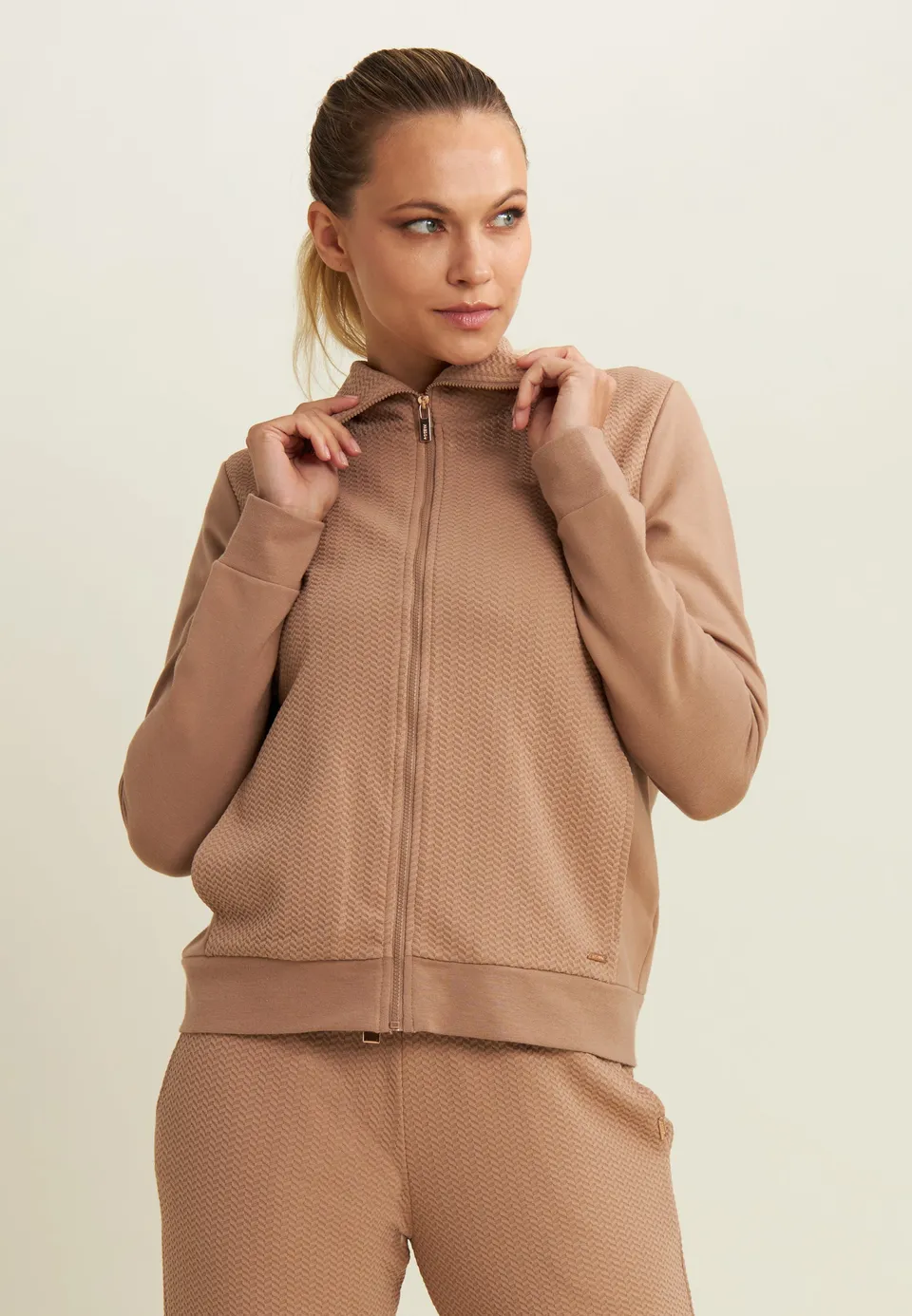 freddy-felpa-donna-full-zip-collo-alto-con-inserti-micro-trecce image 1