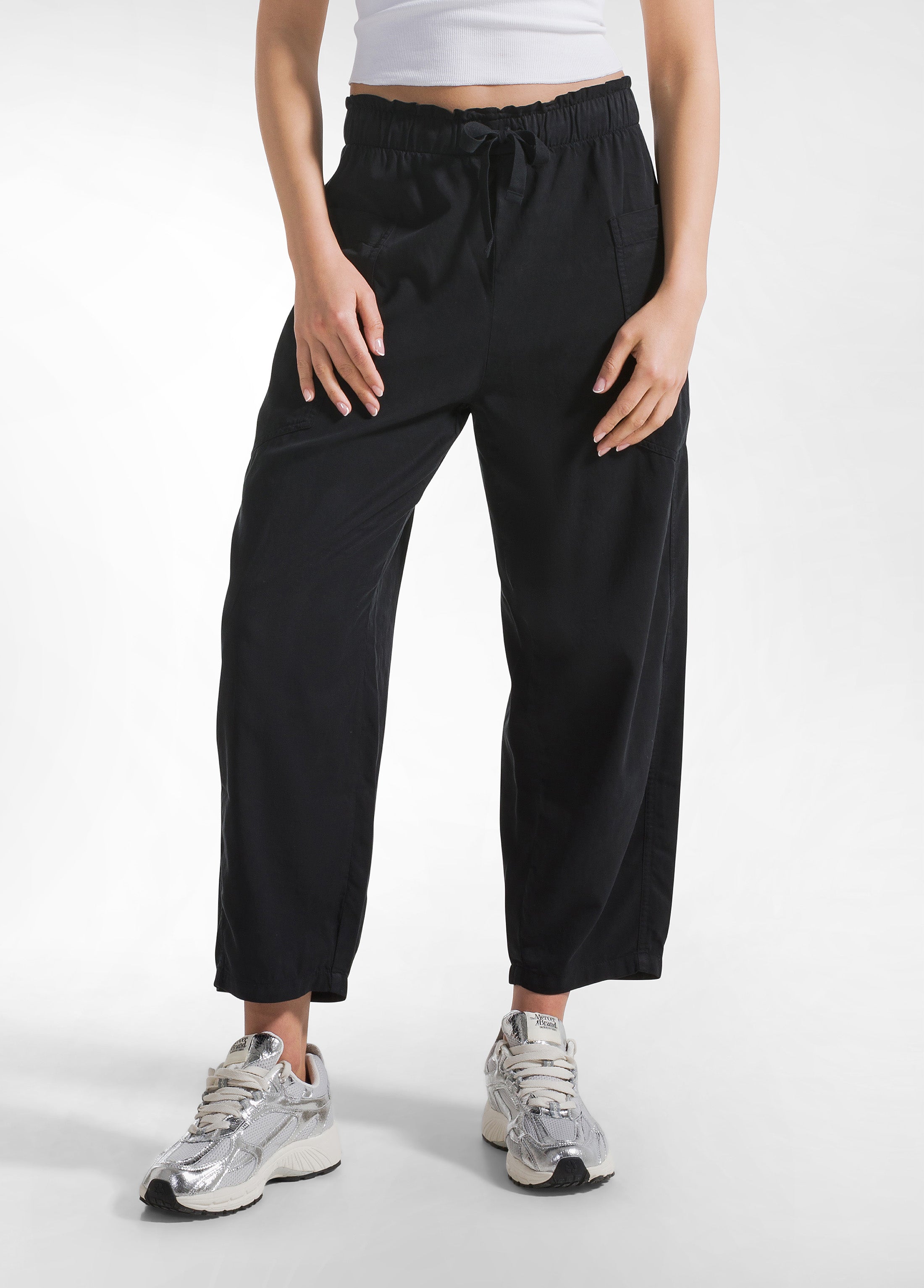 deha-pantaloni-balloon-in-twill-di-lyocell-nero image 2