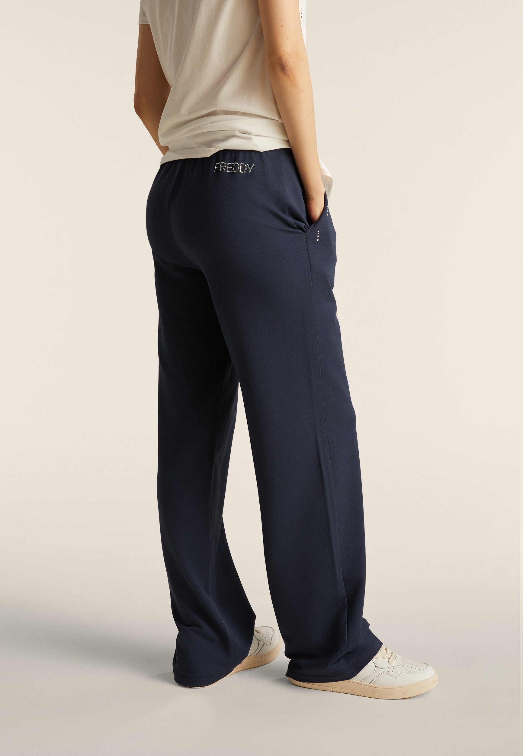 freddy-wr-up-pantaloni-comfort-fit-gamba-dritta-in-french-terry-modal-con-strass image 3
