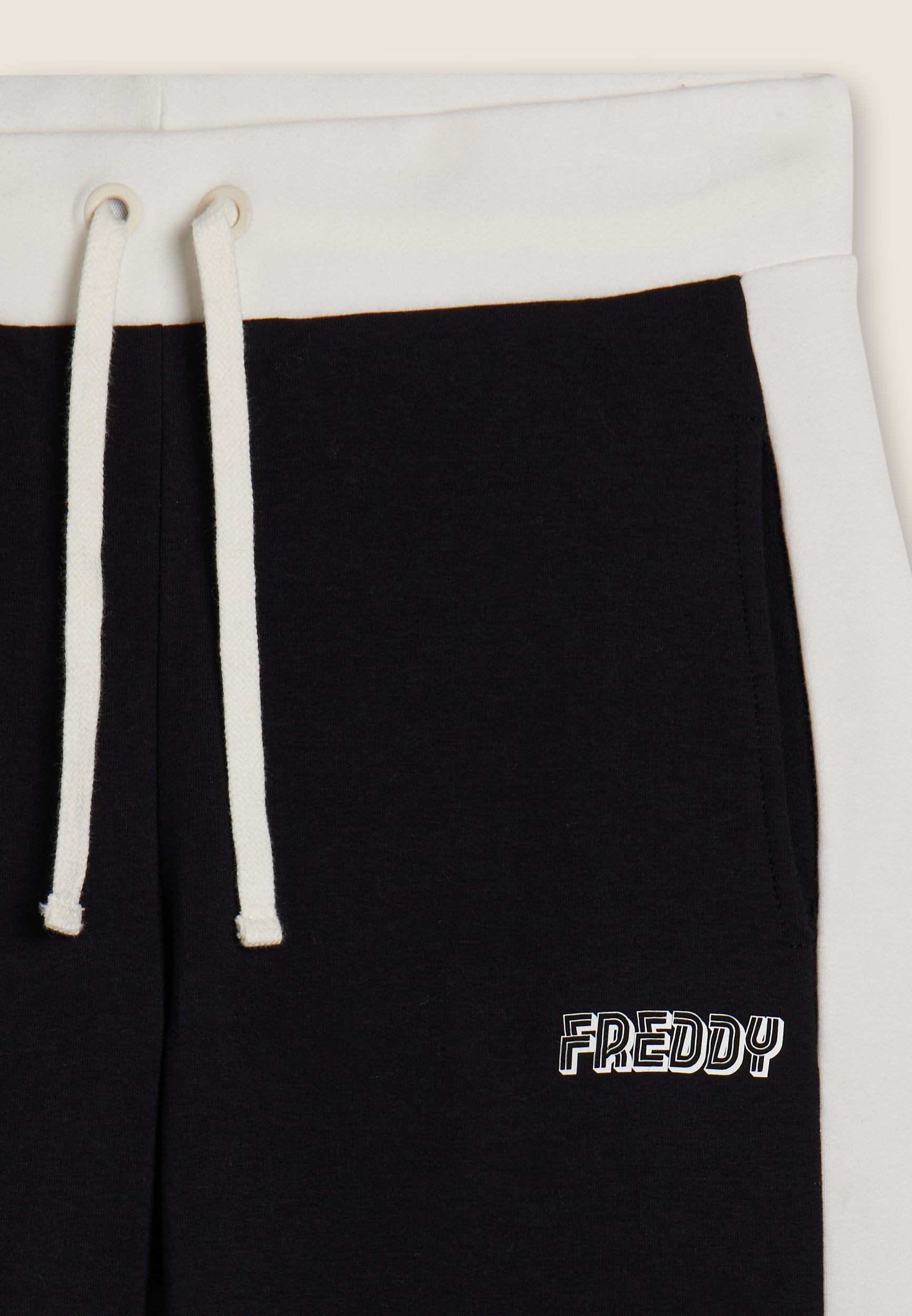 freddy-pantaloni-neri-bande-laterali-bianche-felpa-elasticizzata image 7