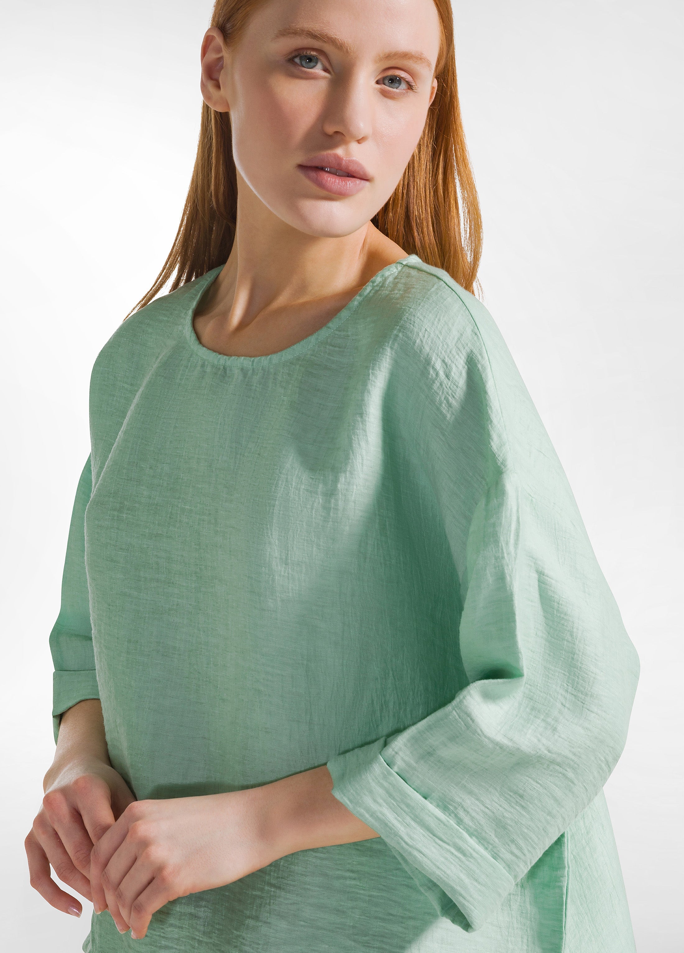 deha-blusa-in-lino-lucido-verde-manica-ampia-3-4 image 5