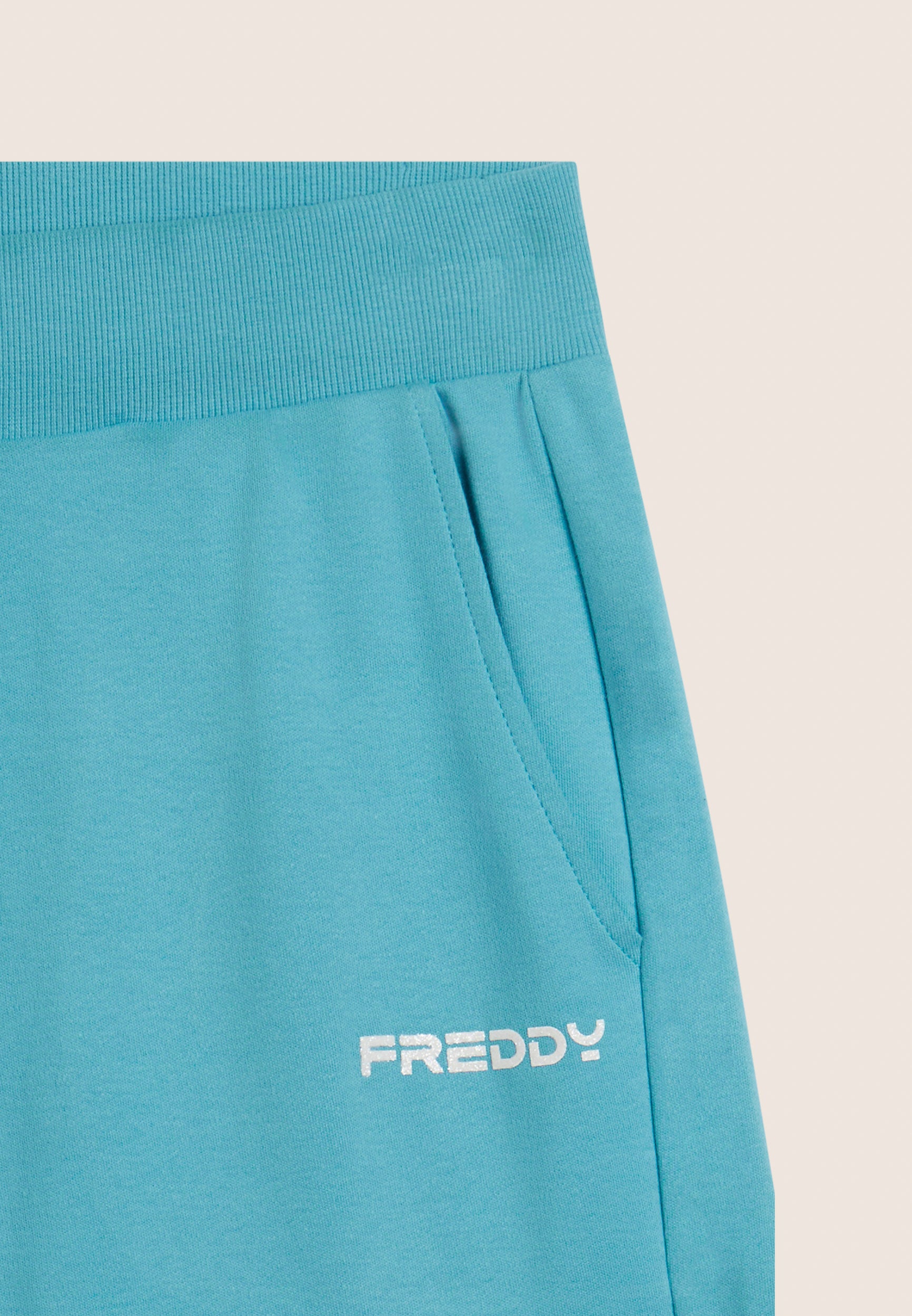 freddy-pantaloni-corti-donna-con-logo-glitter image 7