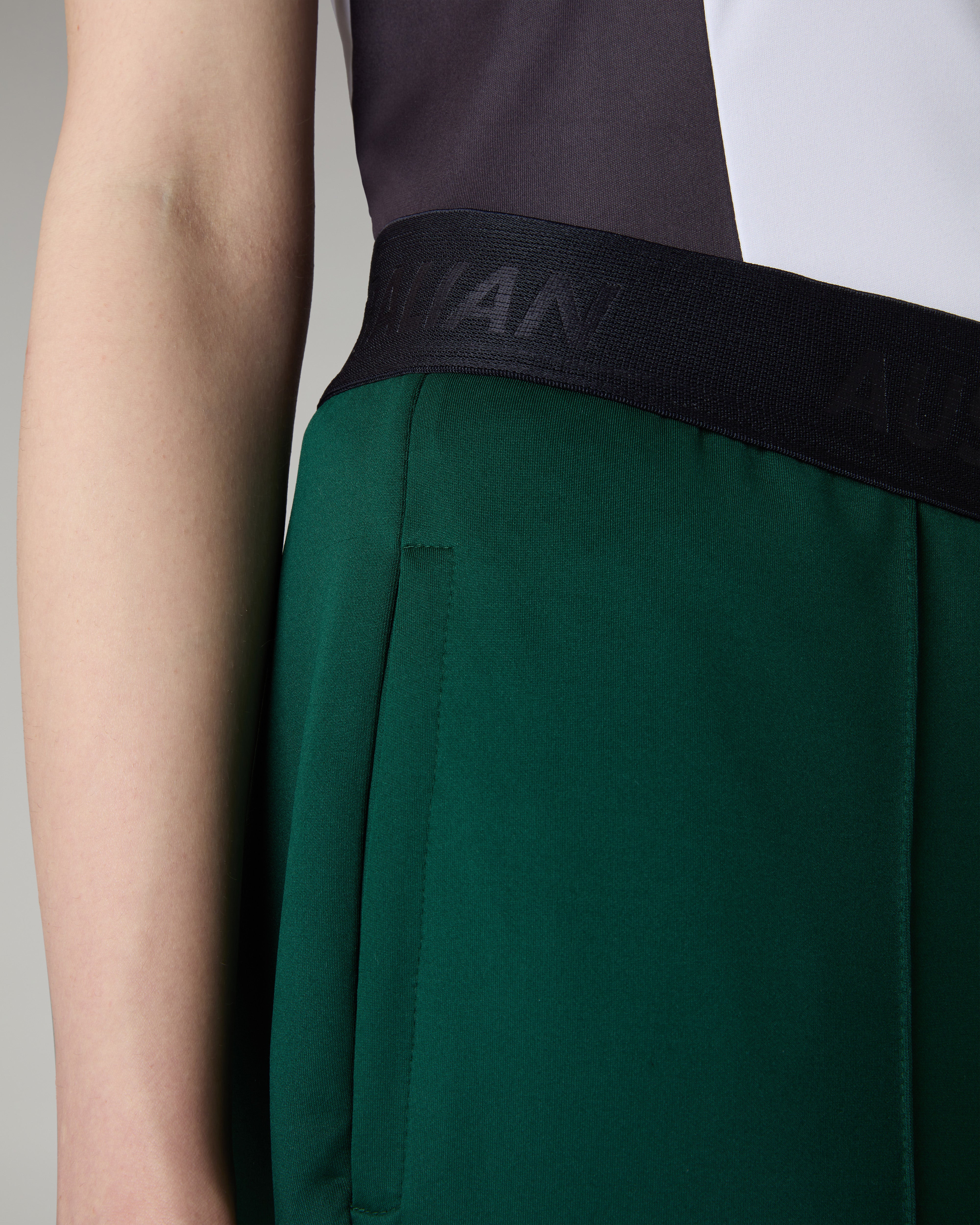 australian-classic-track-pant-new-classic-pantalone-shot image 5