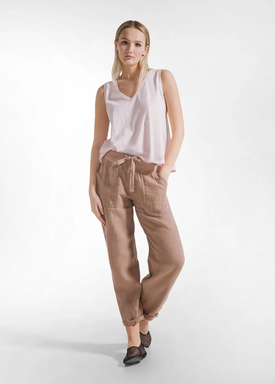 deha-pantaloni-in-lino-100-marrone-garment-dyed image 1