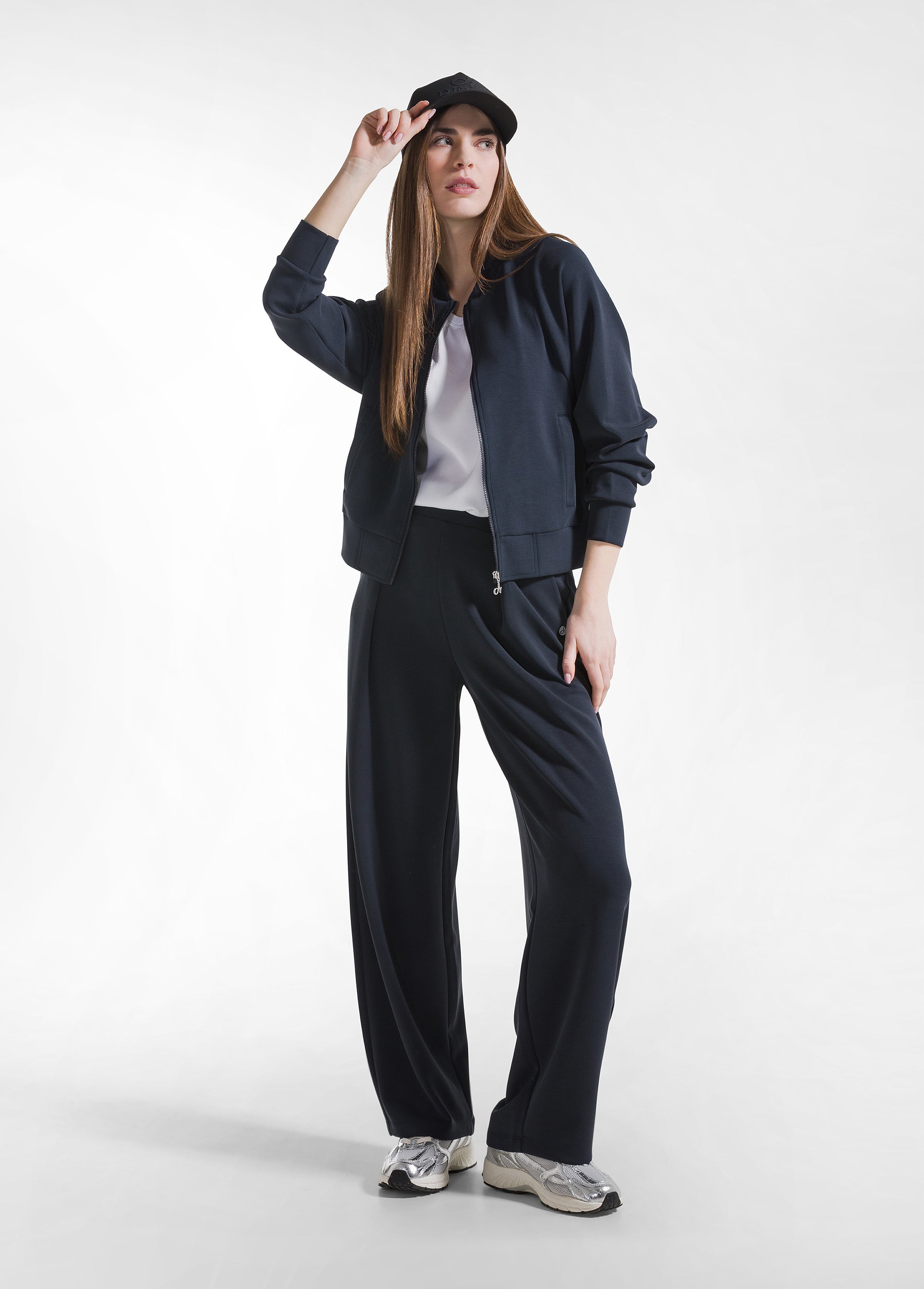 deha-completo-bomber-full-zip-e-pantaloni-plissettati-in-modal-nero image 1