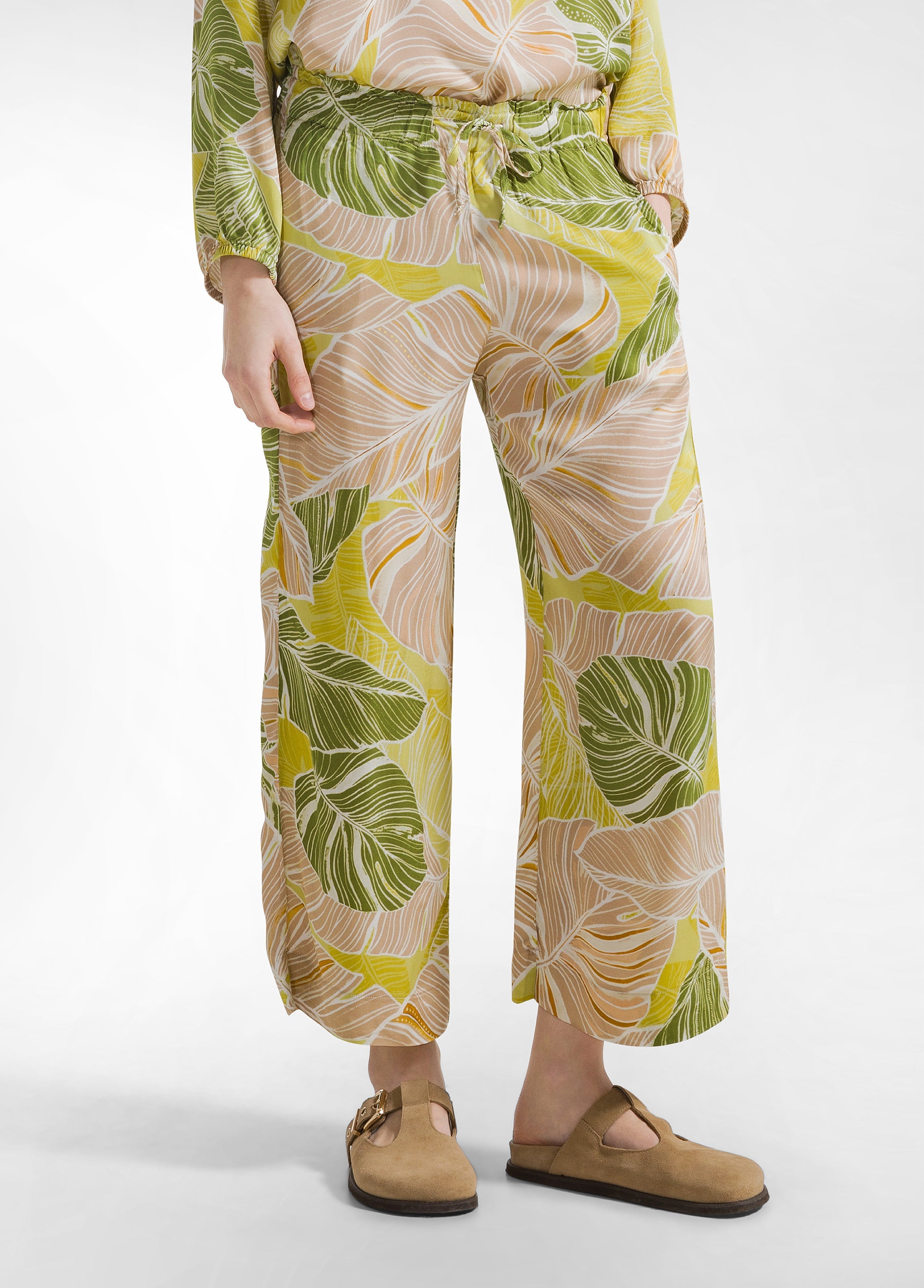 deha-pantalone-cropped-in-raso-stampato-beige image 2