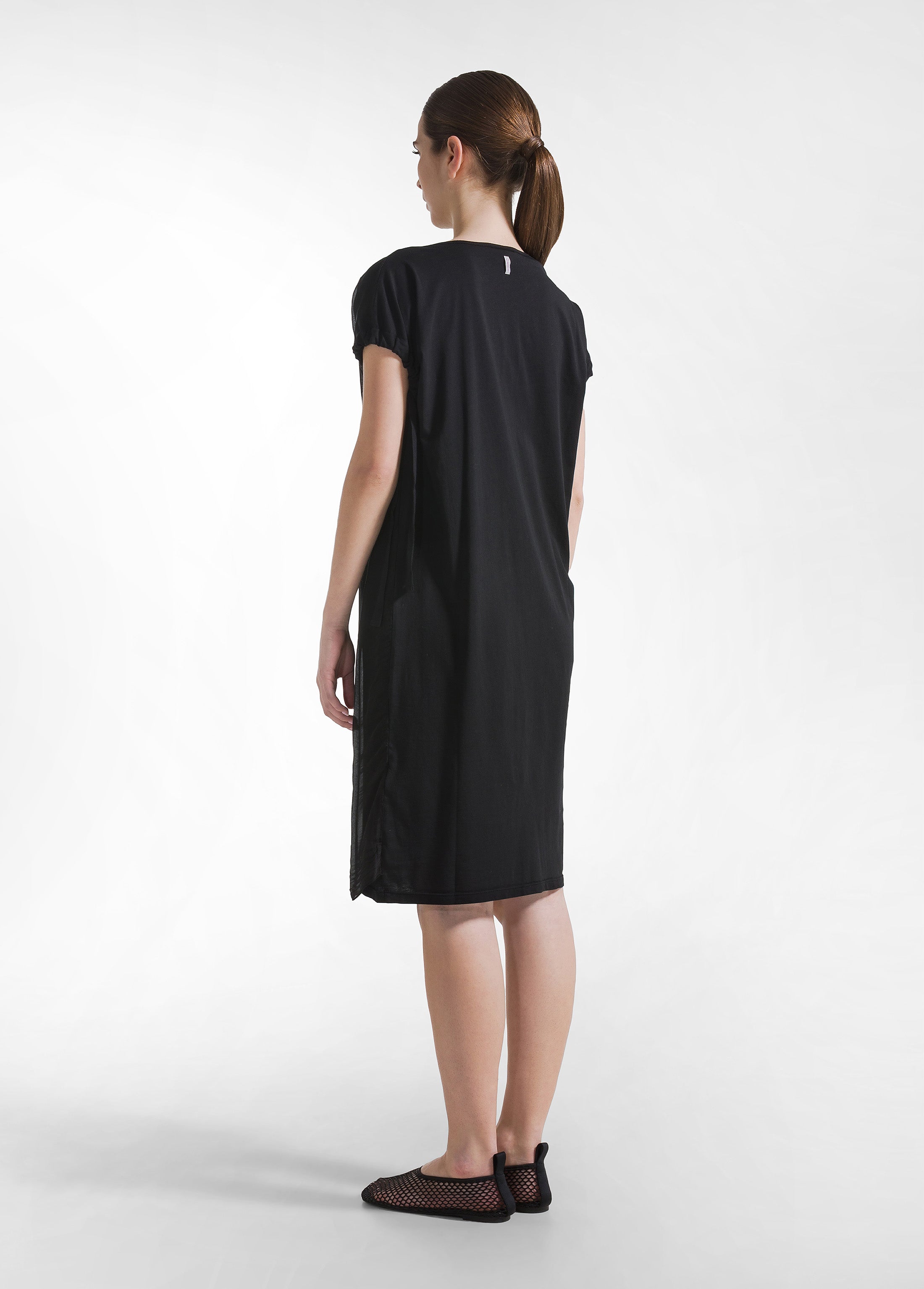 deha-abito-in-cotone-con-maniche-drappeggiare-in-seta-nero image 3